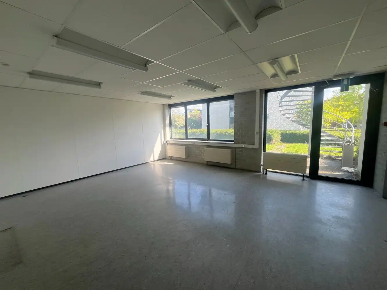 1.786 m² kantoren met 54p foto 23