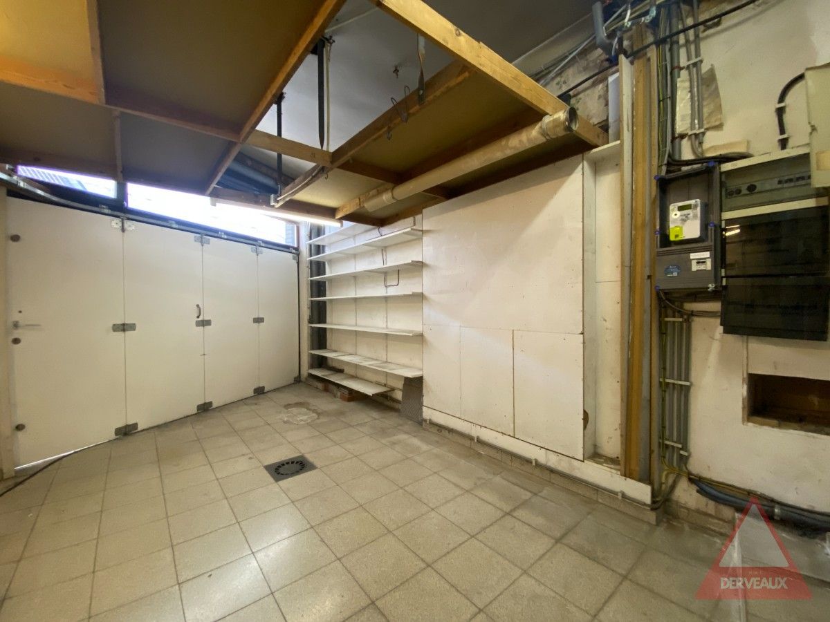 Roeselare - Ruime woning met handelsruimte, garage en 5 slaapkamers foto 19