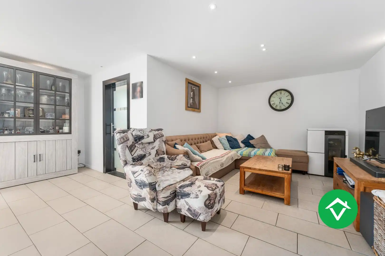 Functionele woning met drie slaapkamers, garage en ruime oprit te Ichtegem foto 4