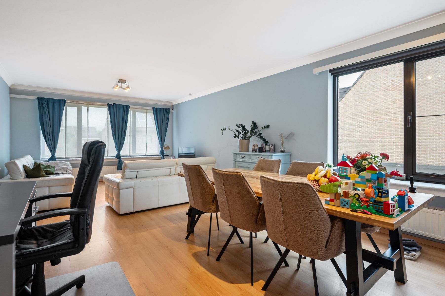 Ruim appartement met drie slaapkamers in centrum Wommelgem. foto 3