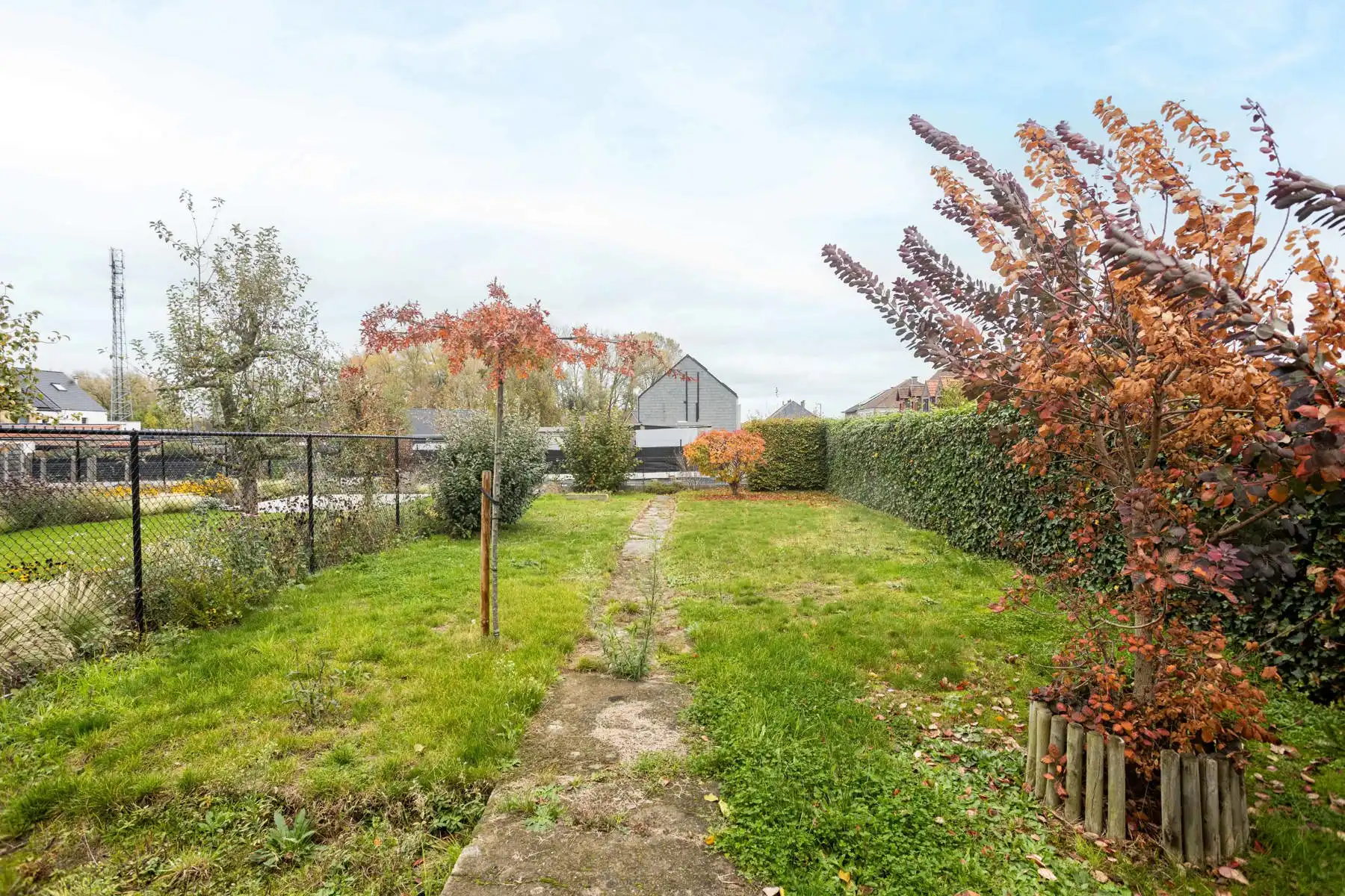 Goed gelegen halfopen bebouwing te Burst foto 16