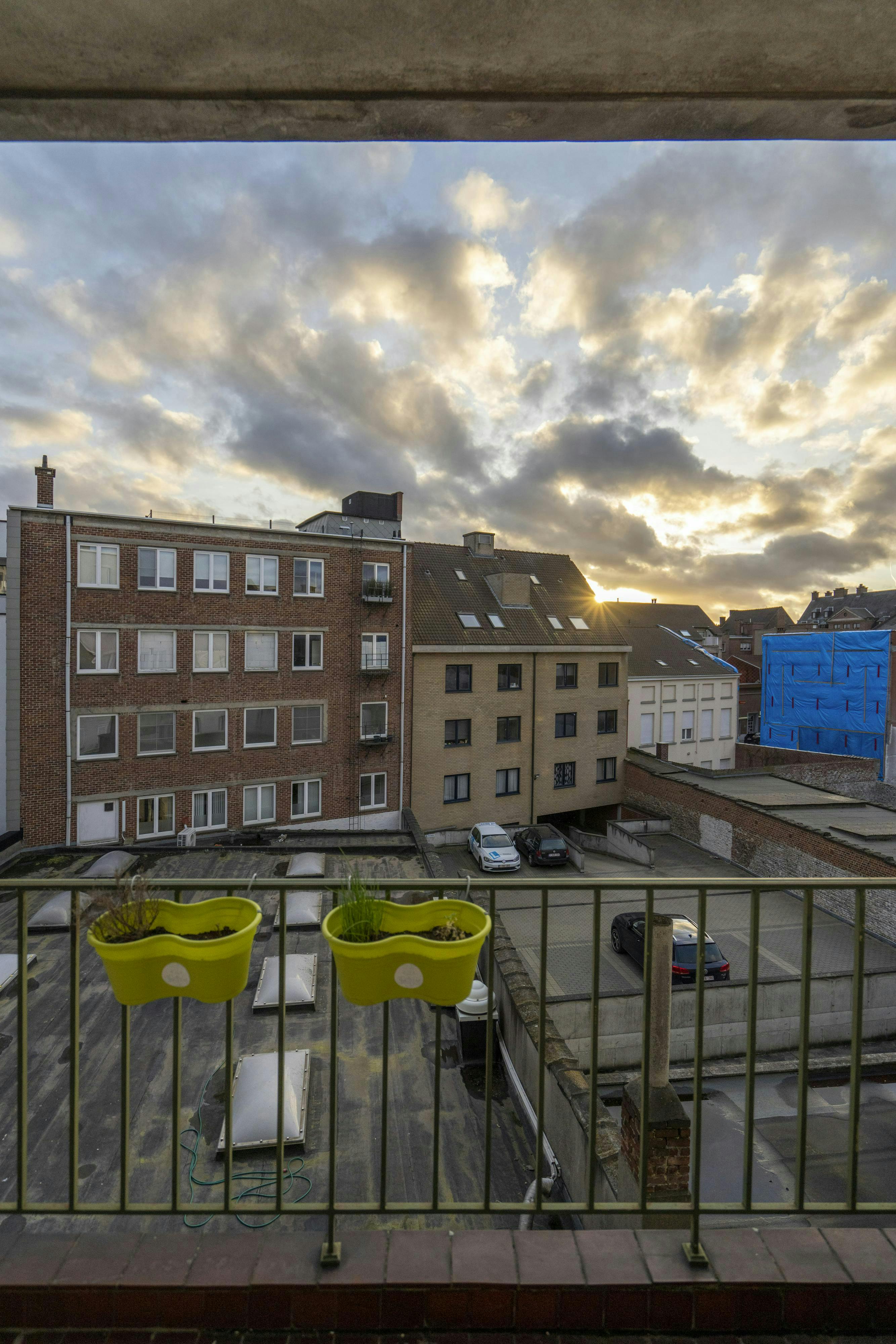 Ruim appartement met 2 slaapkamers in hartje Kortrijk foto 5