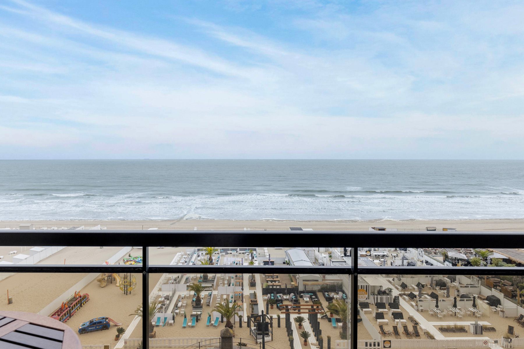 Wakker worden met frontaal zeezicht – jouw droomappartement in Blankenberge! foto 5