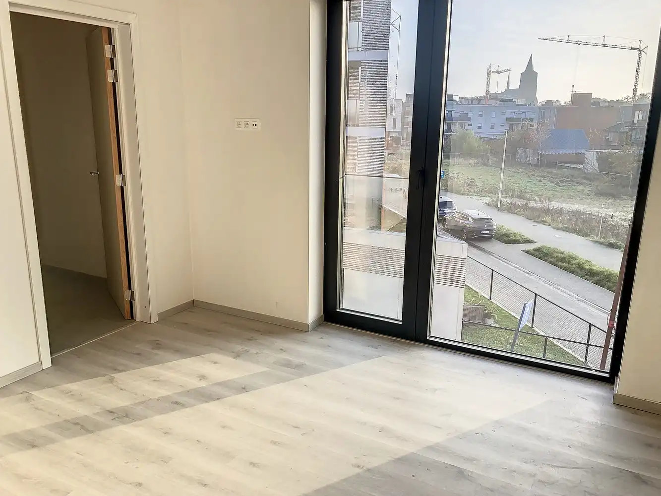 Modern nieuwbouwappartement met ruim terras, autostaanplaats en kelderberging! foto 10