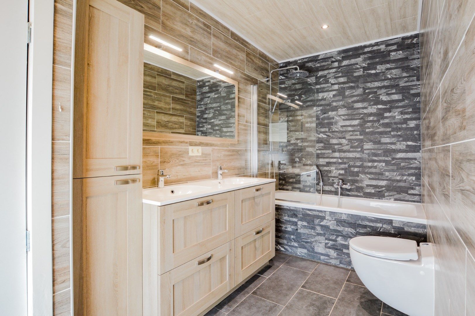 Ruime halfopen woning met 3 slpks en mooie tuin foto 9