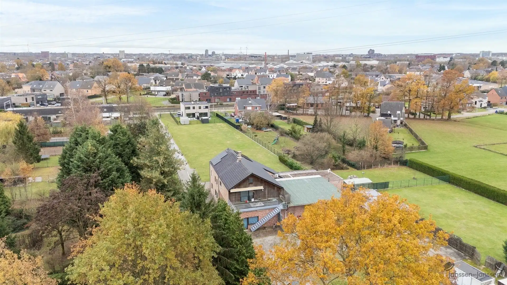 Energiezuinig villa met loods op een riant perceel te Kuringen-Hasselt foto 9