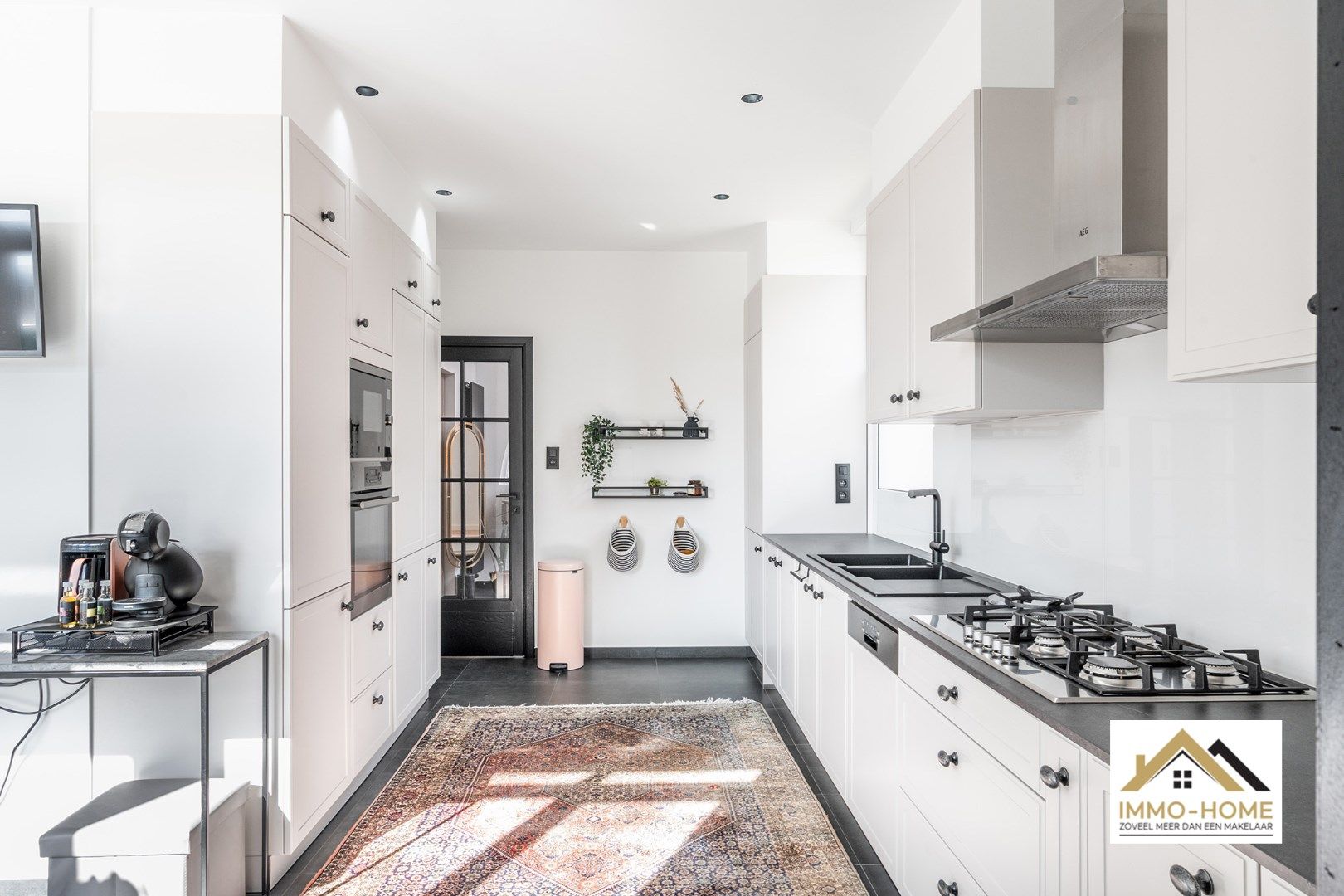 Vrijstaande volledig gerenoveerde woning met riante tuin te Oostakker foto 8