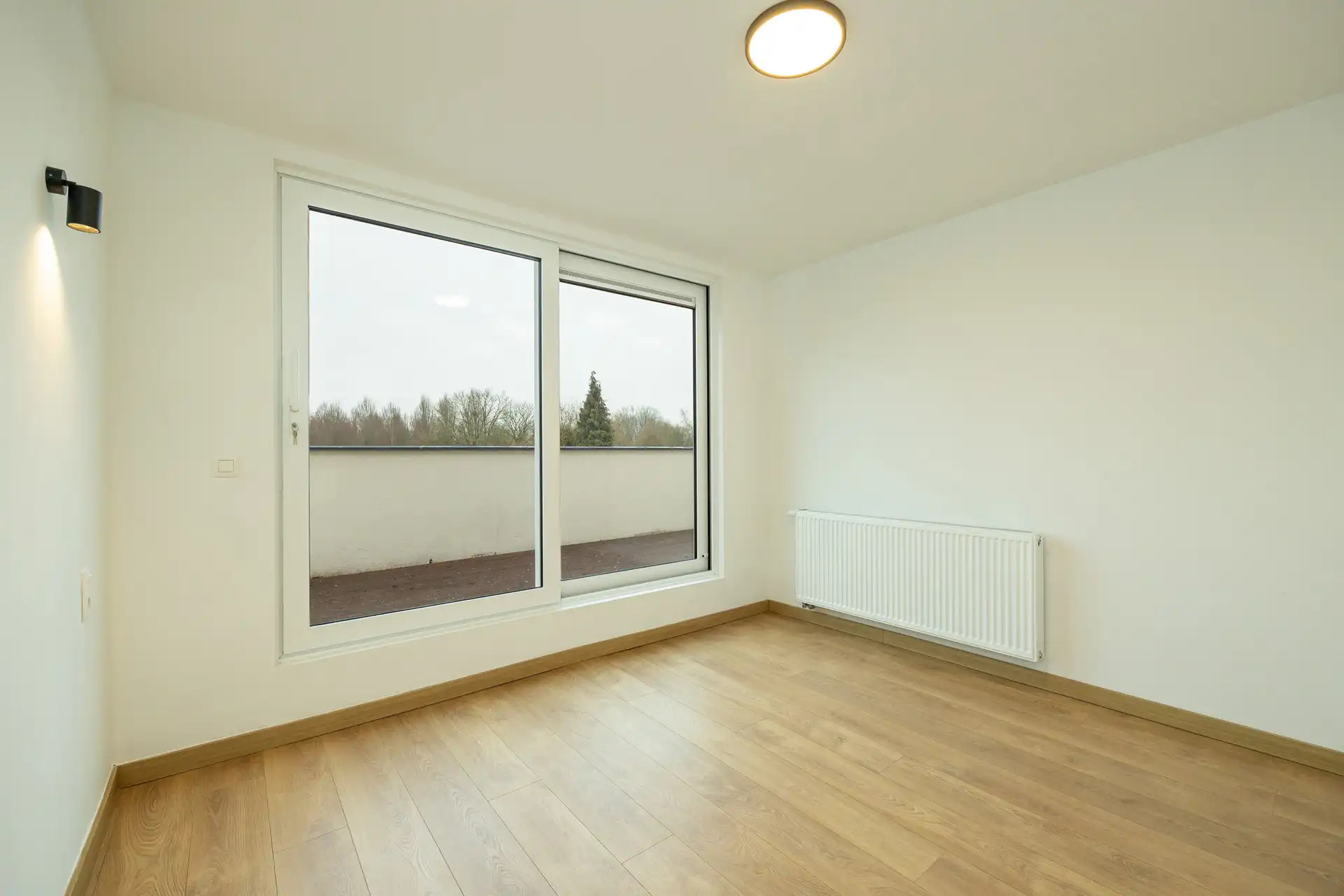 Gerenoveerd 2-slpk app. met groot terras. foto 6