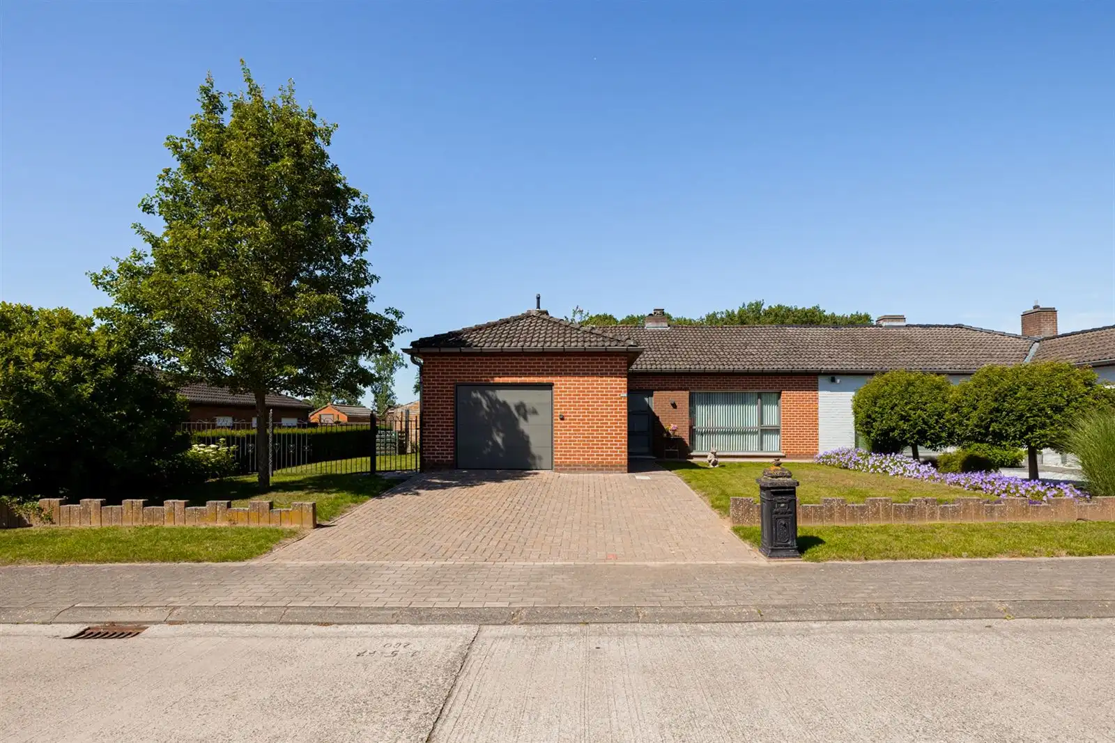 Hoofdfoto van de publicatie: 3gevel bungalow met 3slaapkamers, garage en tuin op 6are72