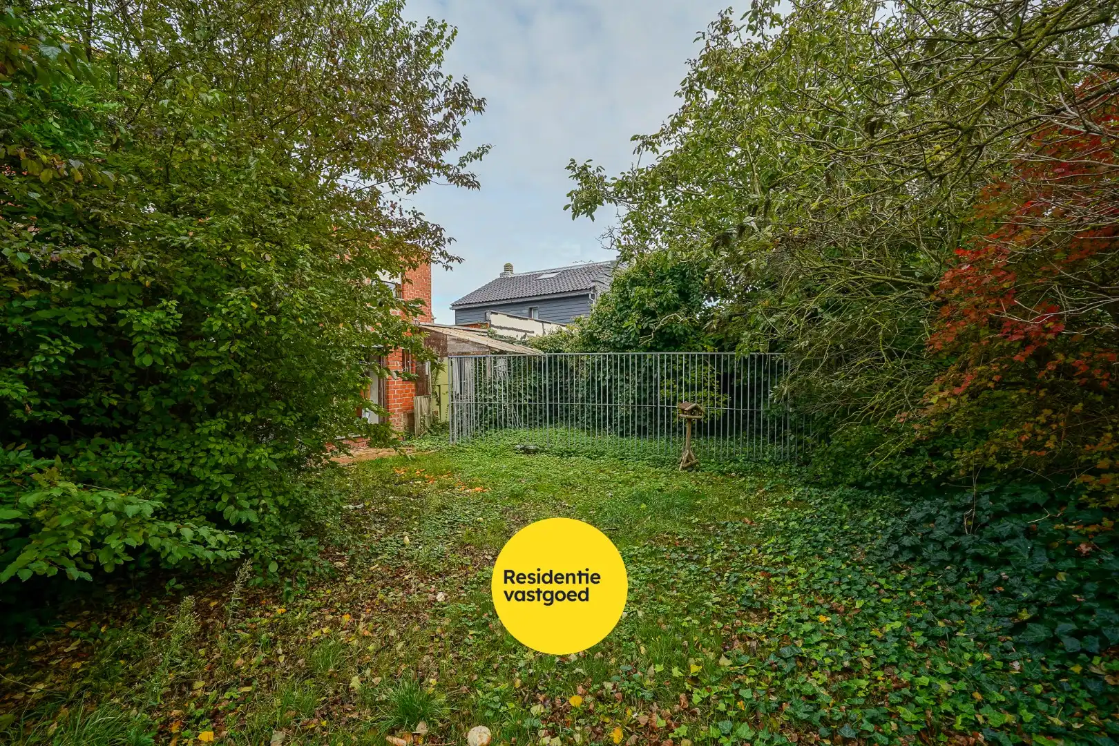 Ruime woning met dubbele garage en 6 slaapkamers in Bredene – ideaal renovatieproject foto 7