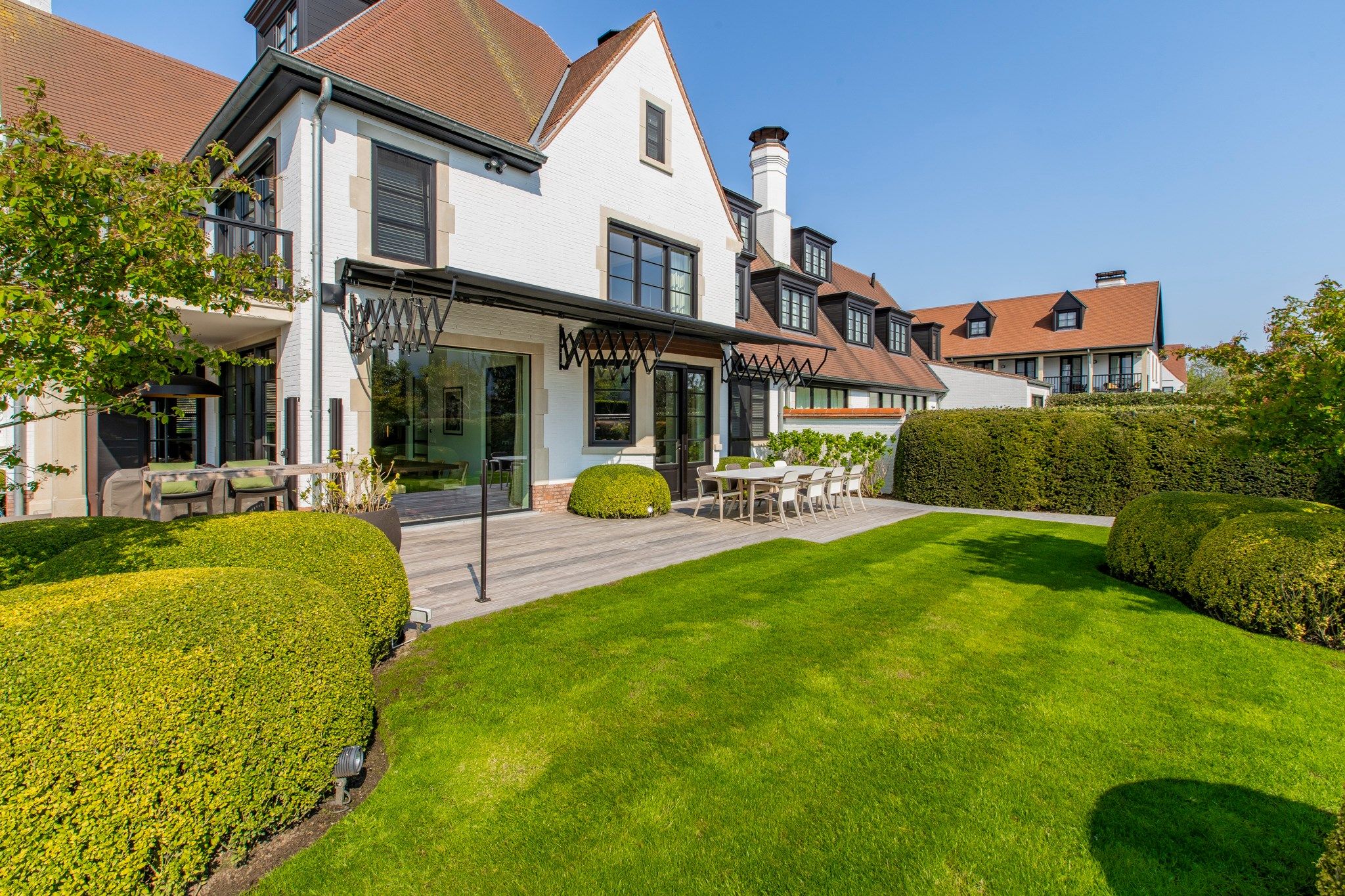 Uitzonderlijk perfect onderhouden villa gelegen in het Zoute, nabij de Kalfsmolen. foto 10