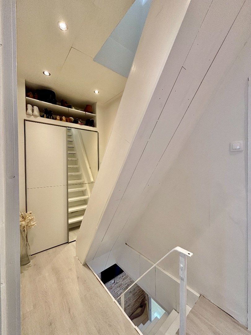 GERENOVEERDE RIJWONING MET 3 SLPKS, 2 BADKAMERS EN MOGELIJKHEID HUURGARAGE foto 13
