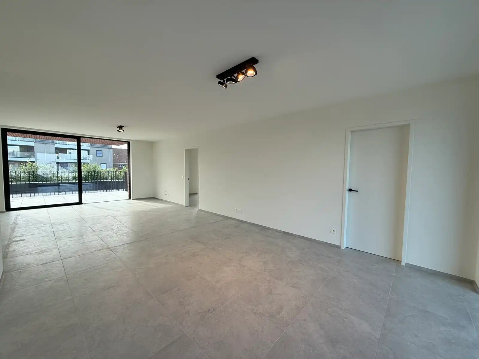 Energiezuinig nieuwbouwappartement met groot terras foto 3