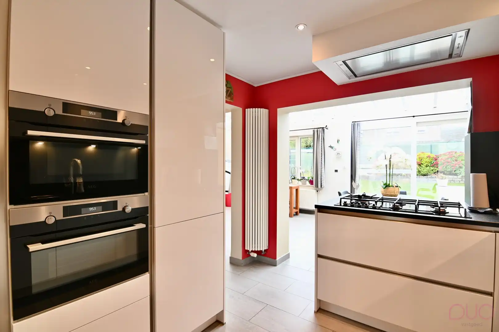 Instapklare halfopen bebouwing met drie slaapkamers, voorzien van alle moderne uitrustingen foto 8