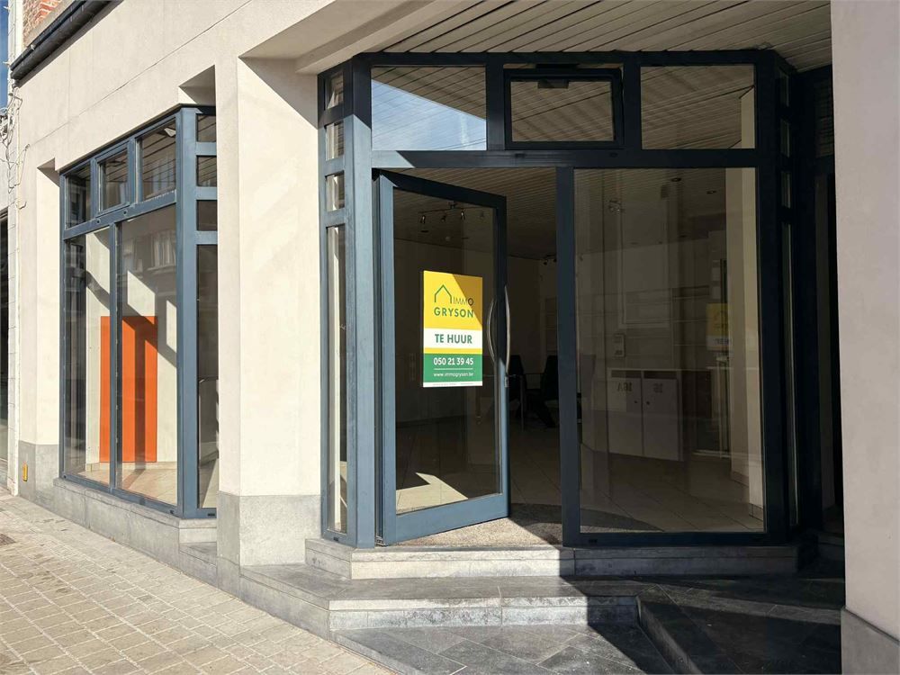 Gunstig gelegen handelspand/kantoorruimte nabij de markt van Torhout foto 3