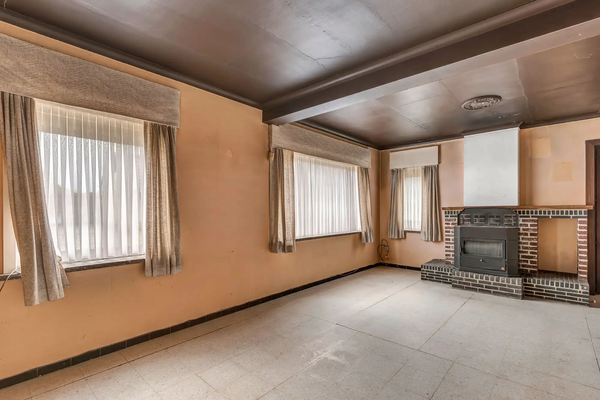 Te renoveren woning met tal van uitbreidingsmogelijkheden foto 3