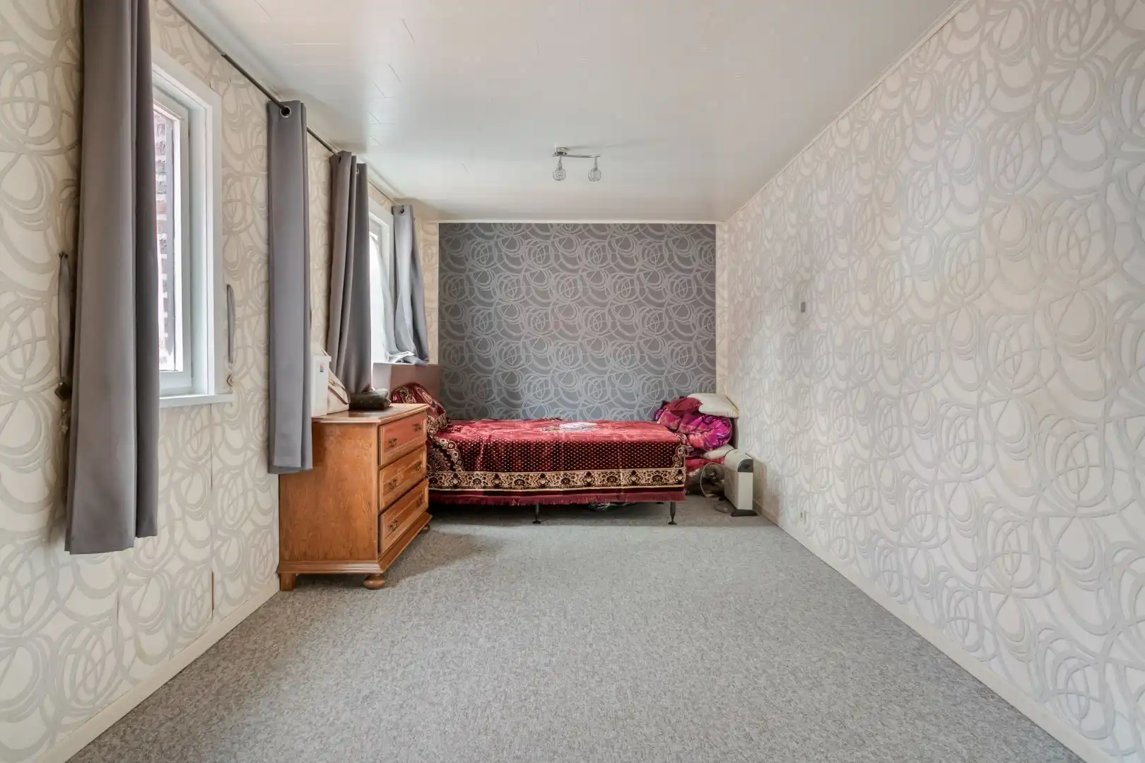 Handelshuis met woonst op centrale locatie, 5 slaapkamers foto 9