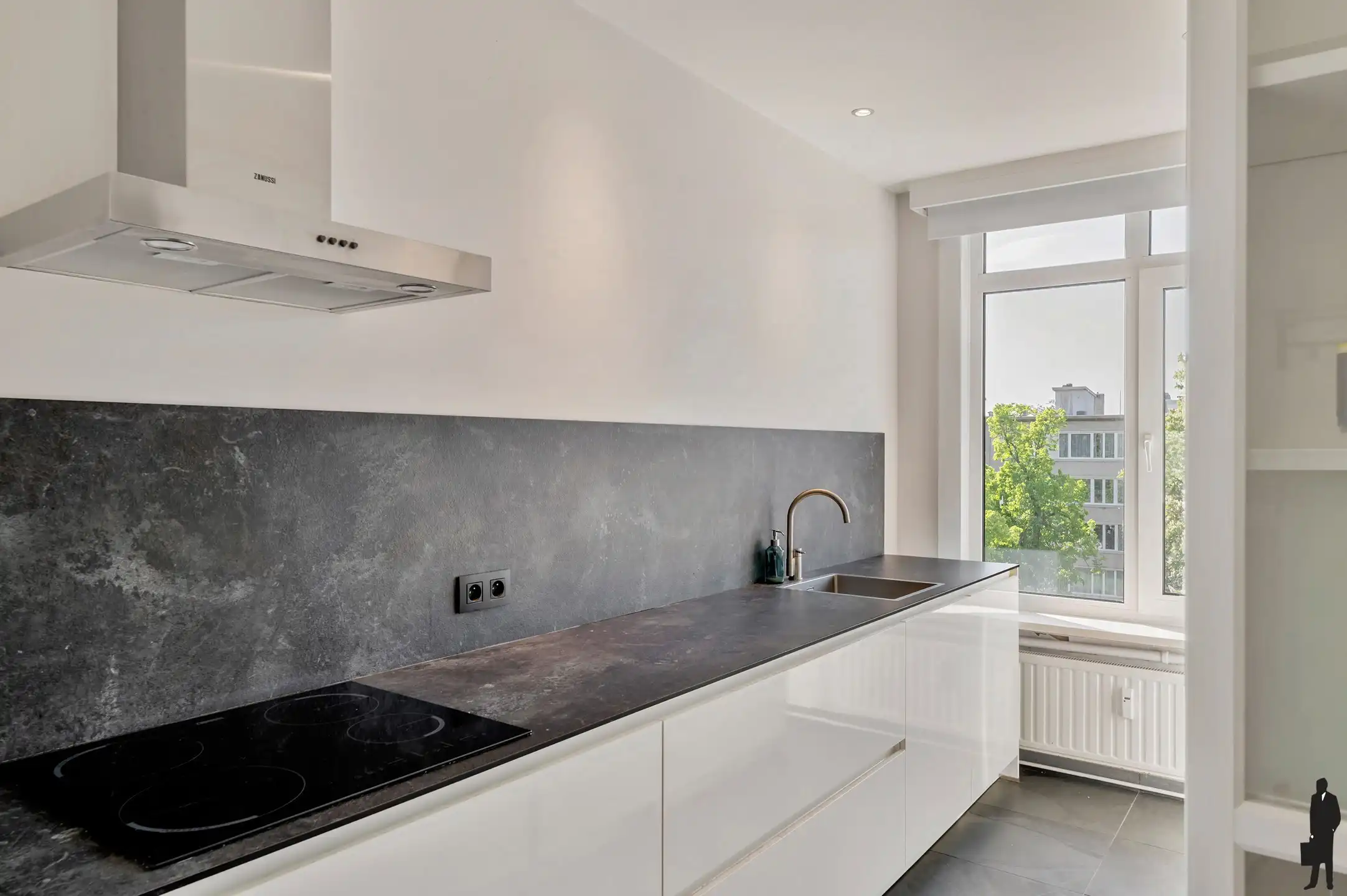 Prachtig, lichtrijk appartement met terras & garage foto 10