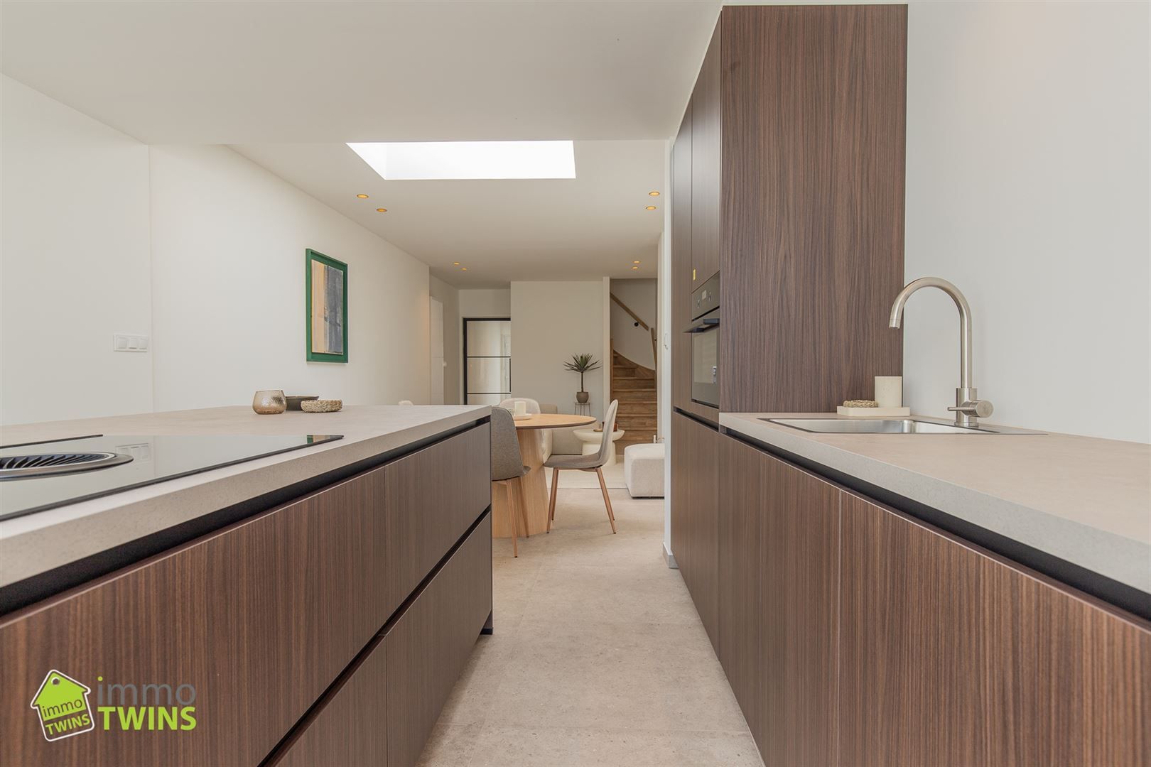 Totaal gerenoveerde, instapklare woning in hartje Beveren foto 6