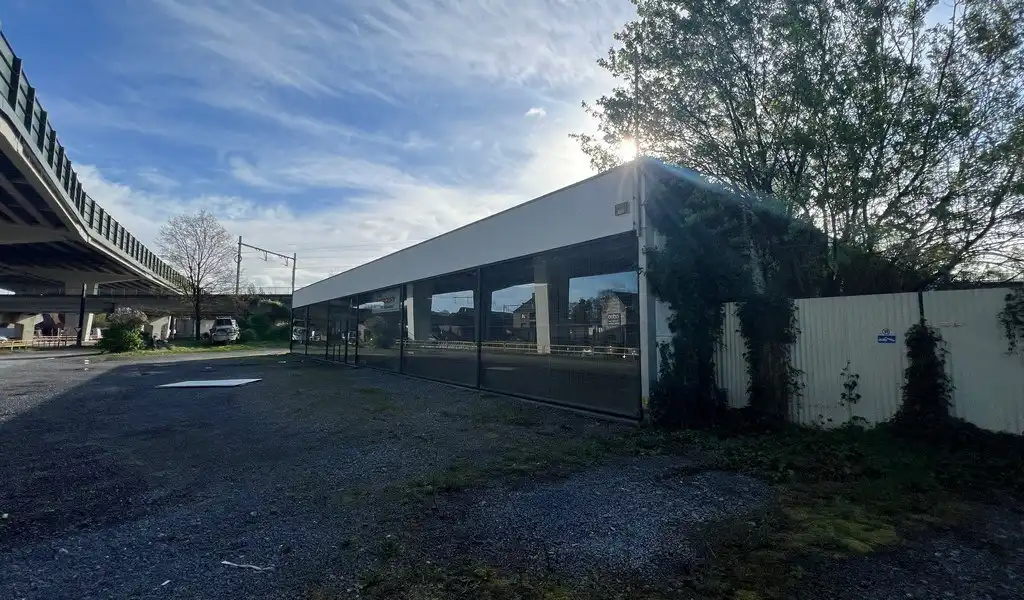 Winkel te huur vlakbij afrit E17 in Gentbrugge foto 2