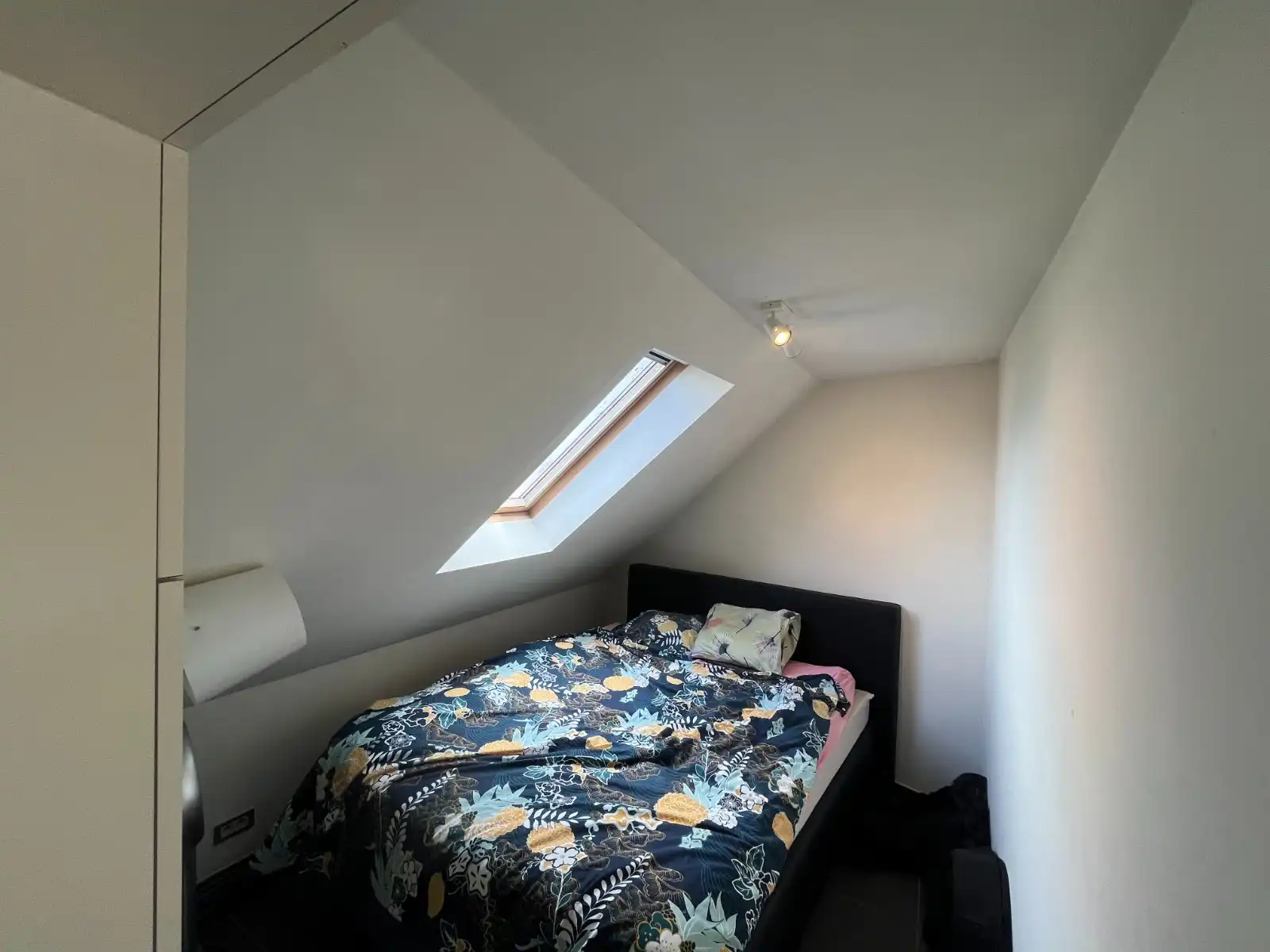 Lichtrijk appartement met 1 slaapkamer, terras en grote zolder –  EPC B foto 9