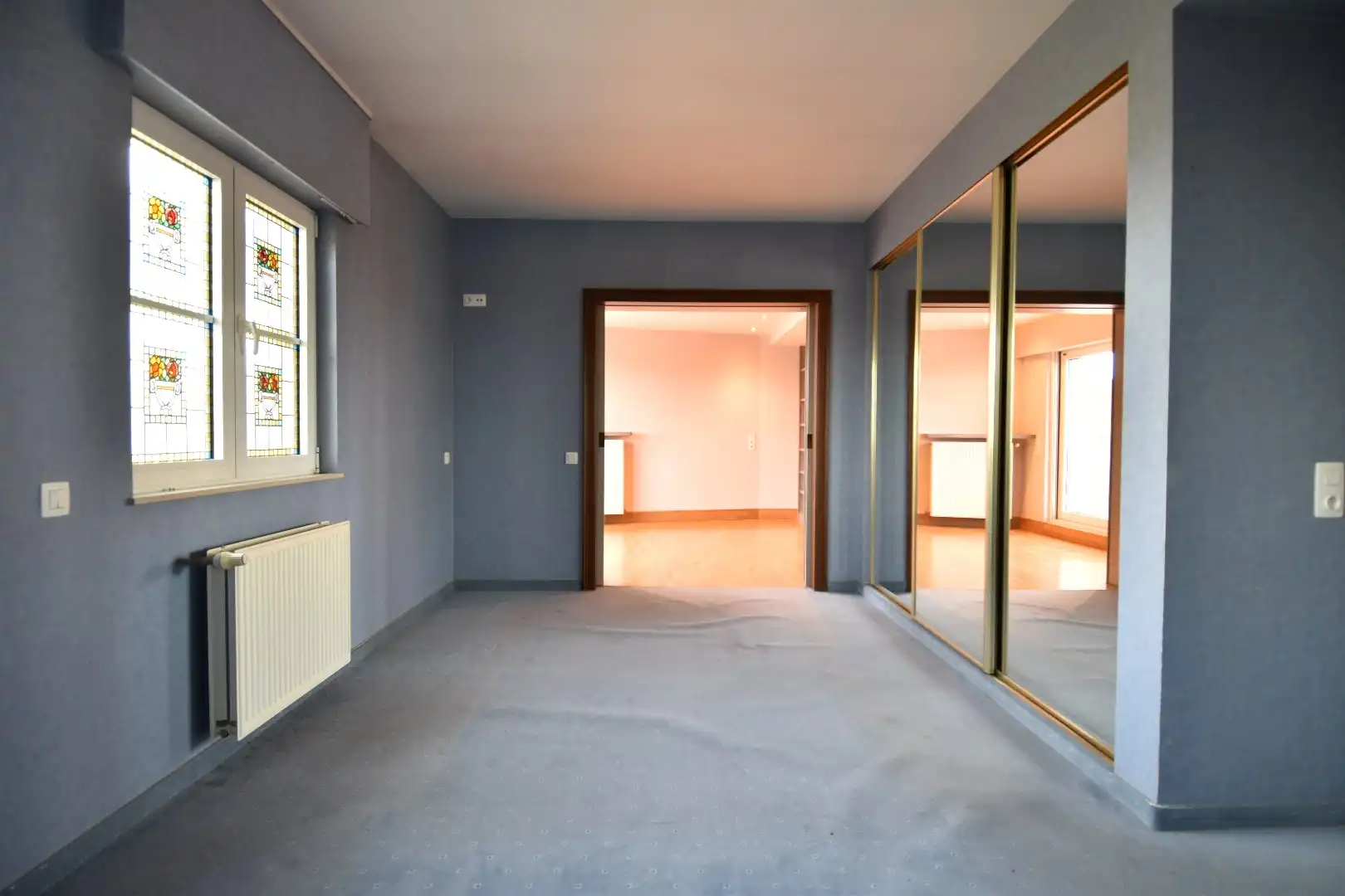 Statige woning met praktijkgedeelte (101 m²), 4 slaapkamers en zonnige tuin te koop in het straatbeeld van Bellegem foto 12