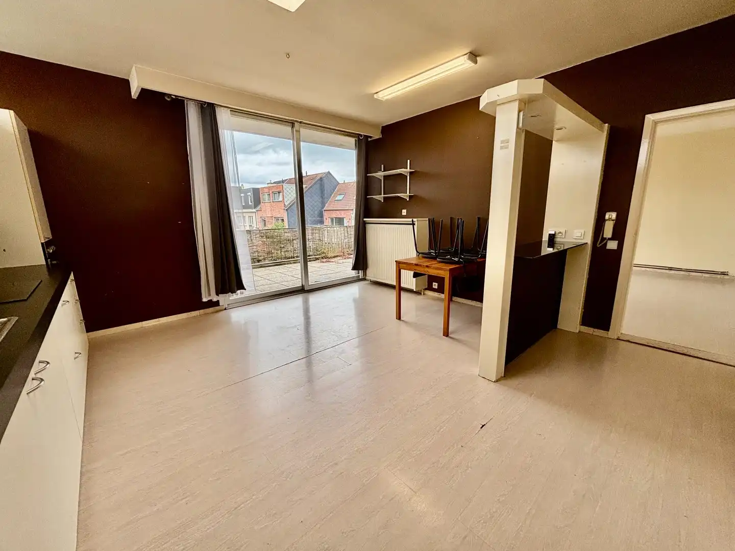 Ruim appartement op het Marktplein in Ardooie foto 5