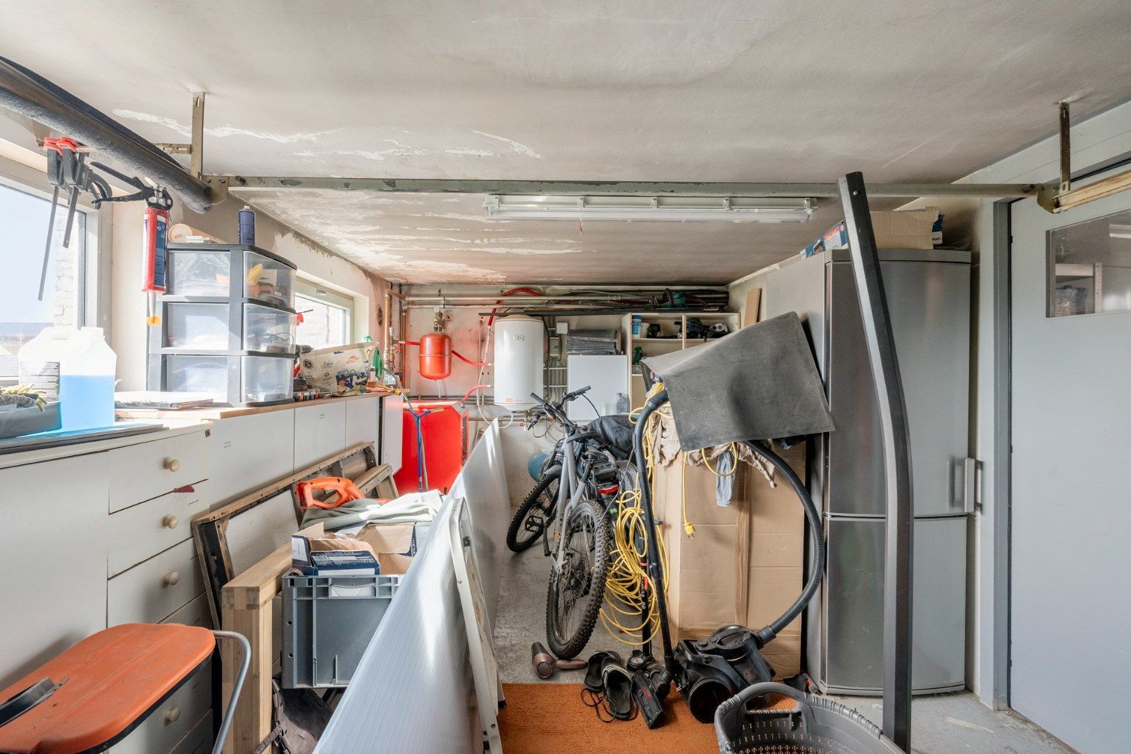 Gerenoveerde vrijstaande bungalow-woning met zuid-west gerichte tuin, op 9a 33ca met zicht op achterliggend groen.  foto 20