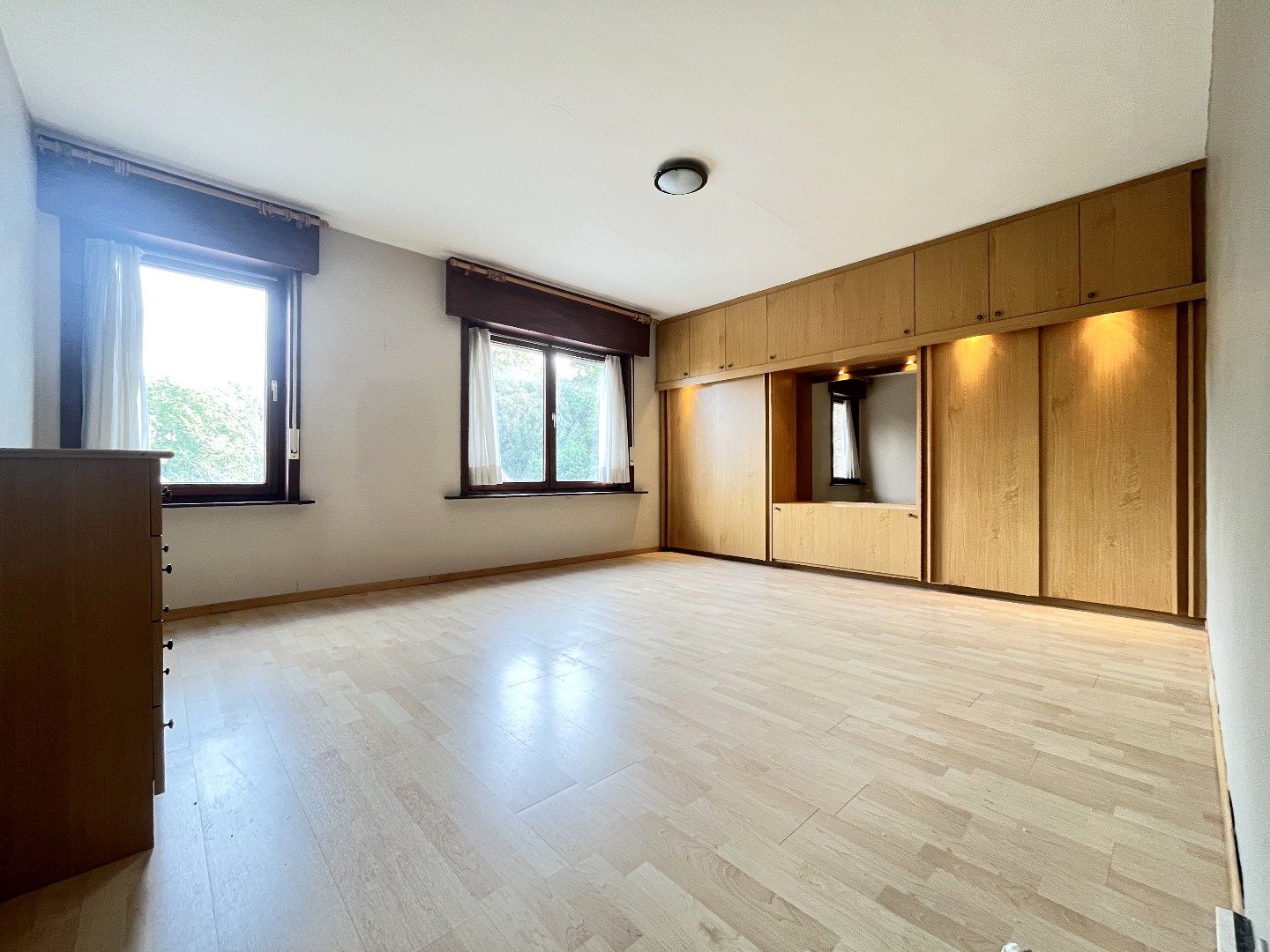 Halfopen 4-slpkr woning met tuin & garage foto 23