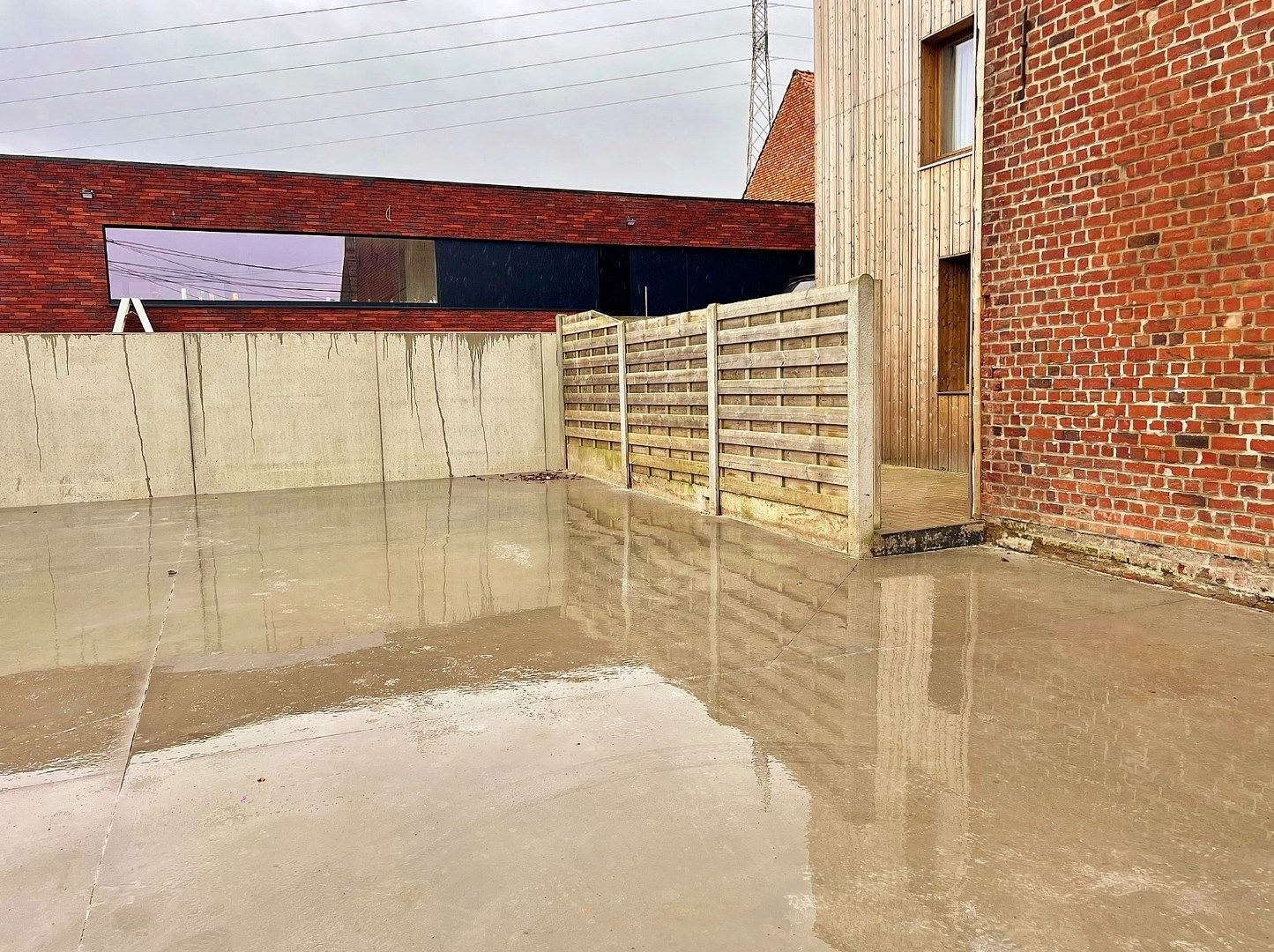 Gelijkvloers appartement met koer en autostandplaats  foto 9