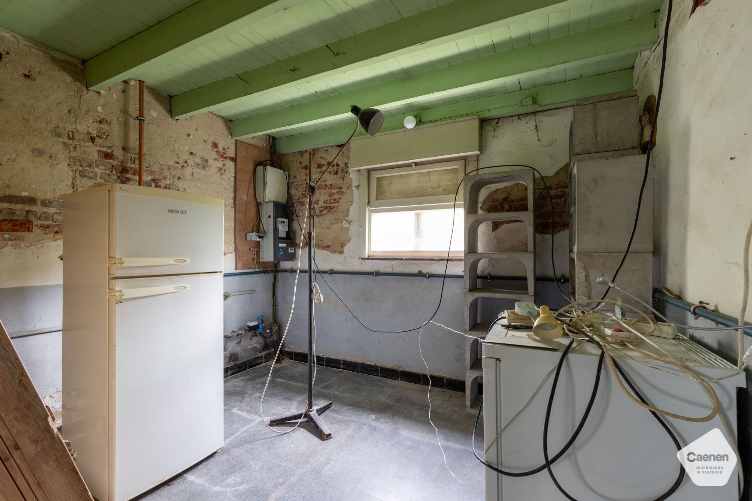 Landelijk te renoveren woning met atelier op een mooi perceel van 1664 m² foto 8