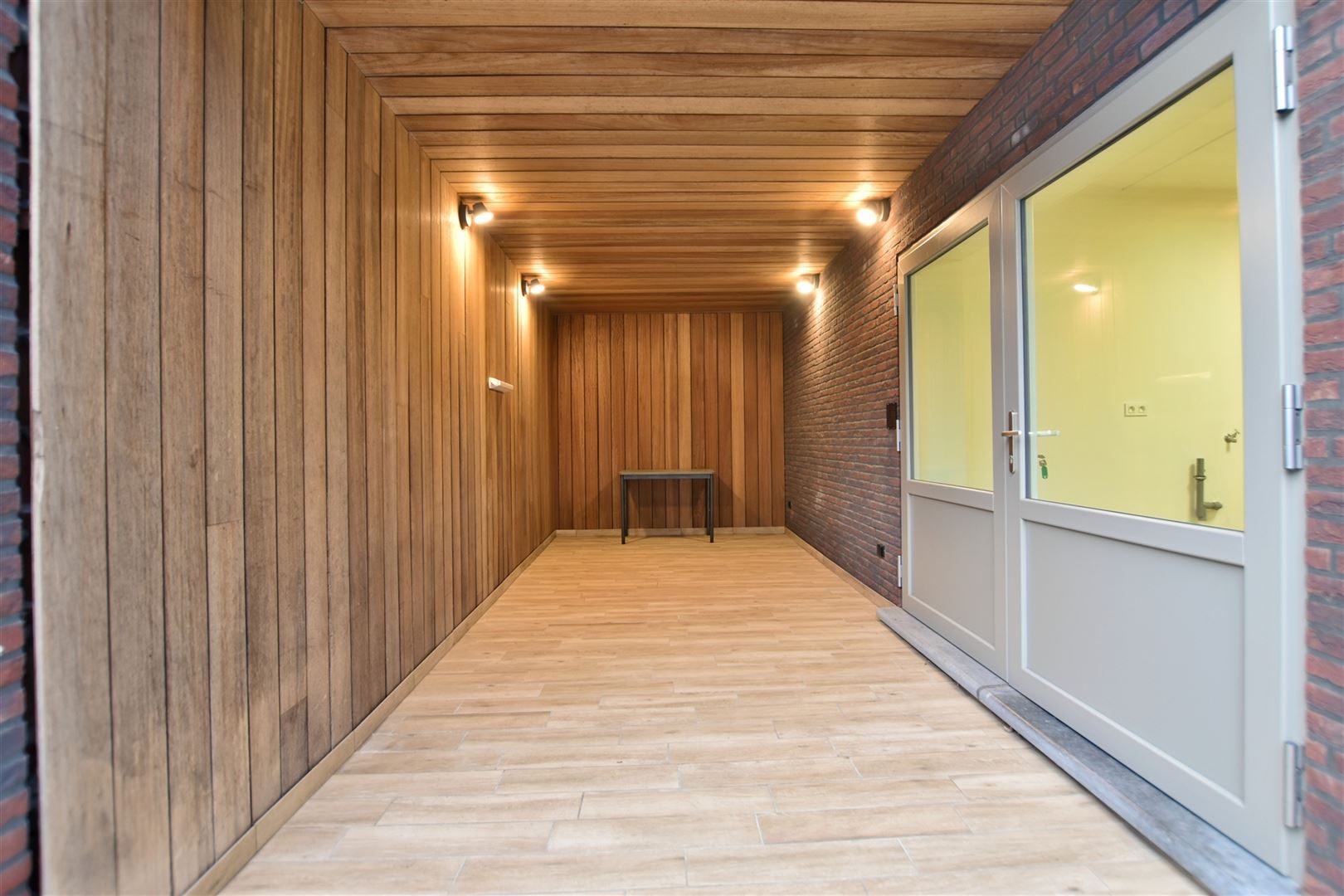 Instapklaar gelijkvloers appartement met koer en garage vrijstaande.  foto 16