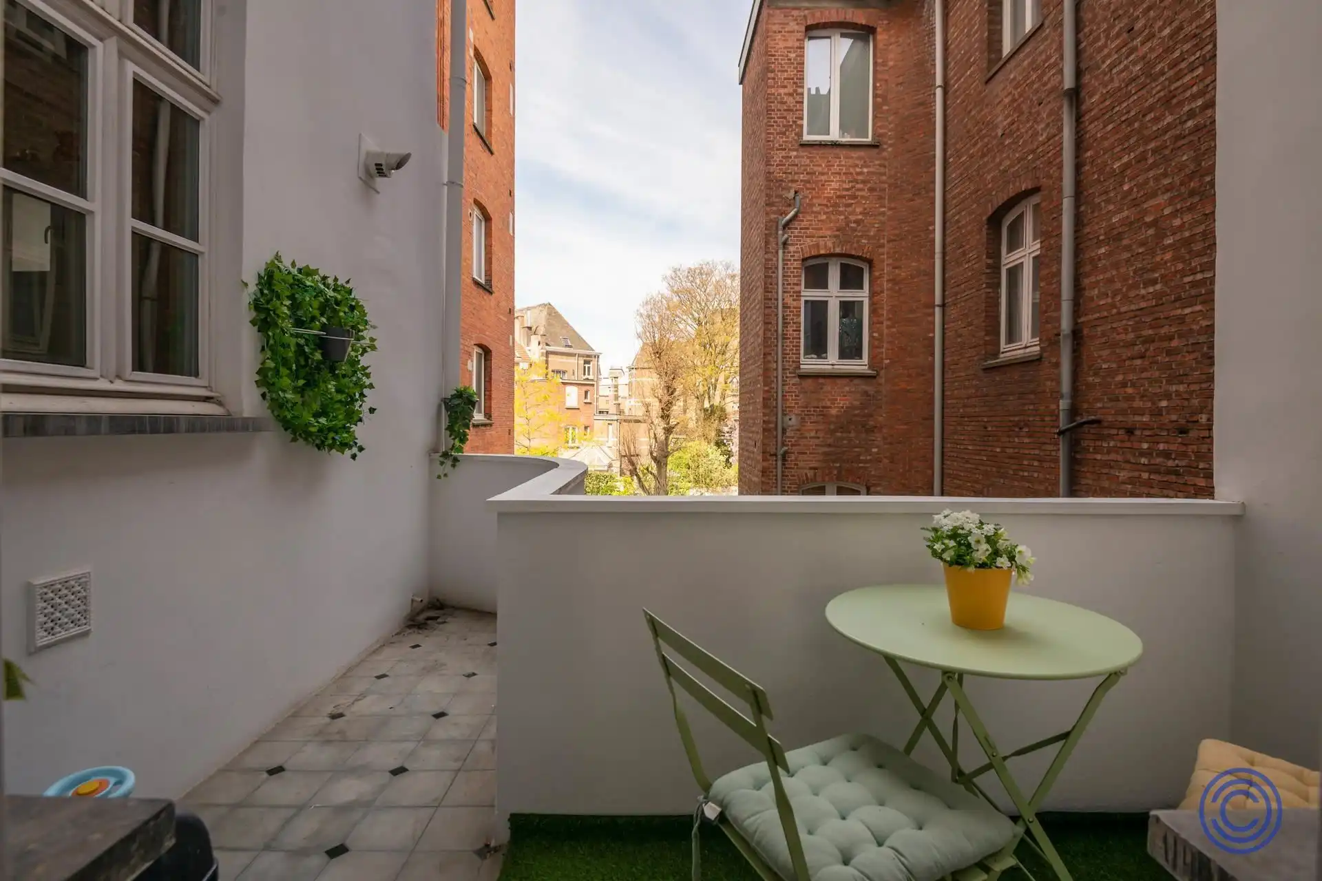 Karaktervol duplexappartement met terras in hartje Zurenborg! foto 5