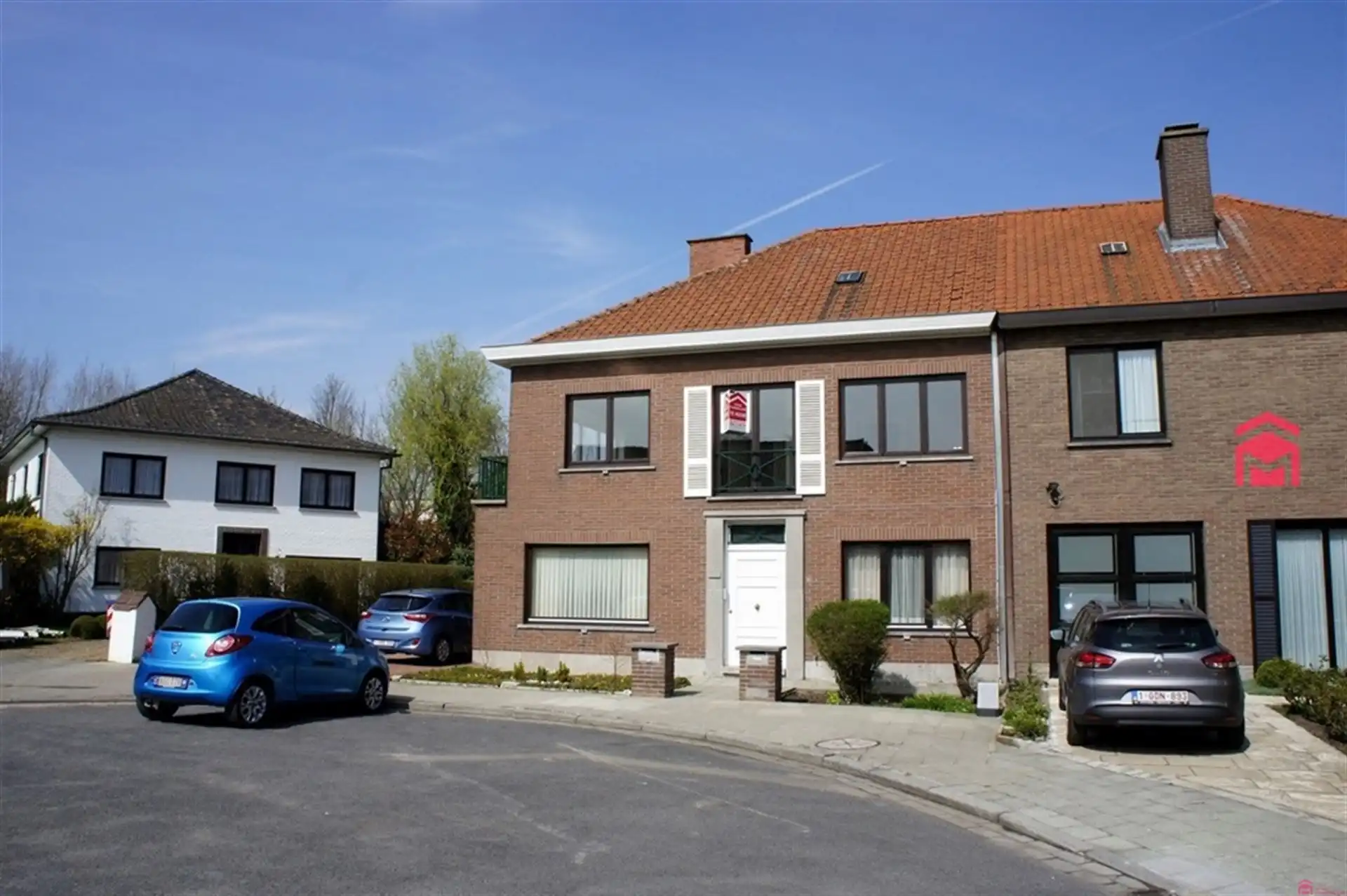Rustig gelegen appartement met terras en garage foto {{pictureIndex}}