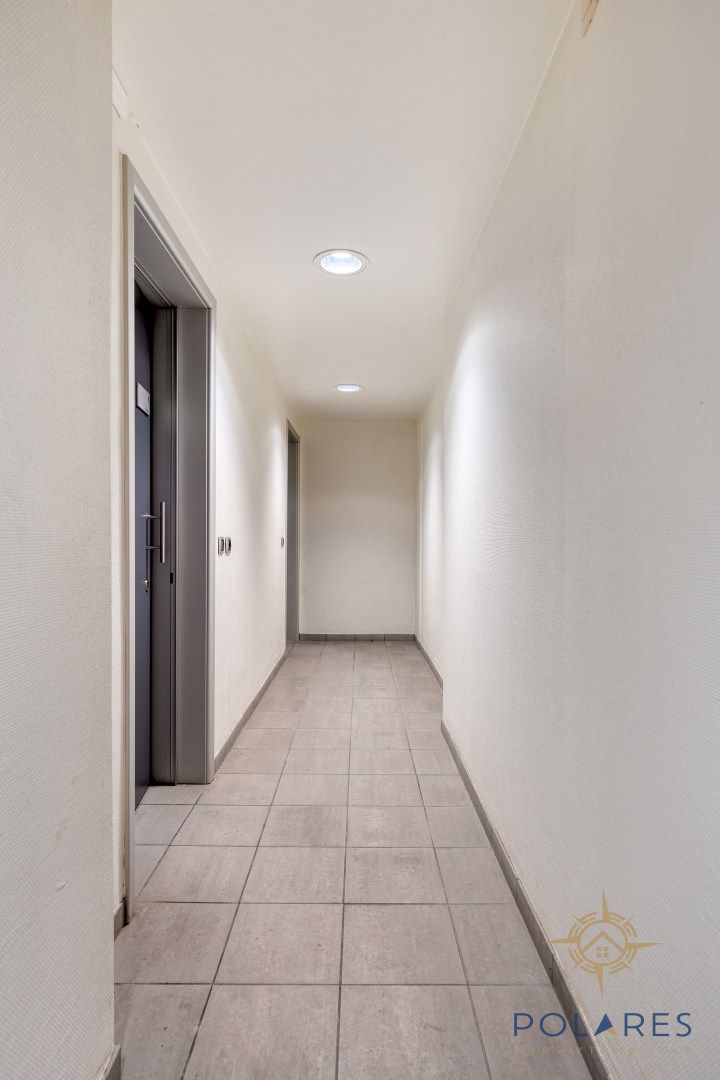 Zeer groot kantoorpand in de winkelstraat van Vilvoorde foto 26