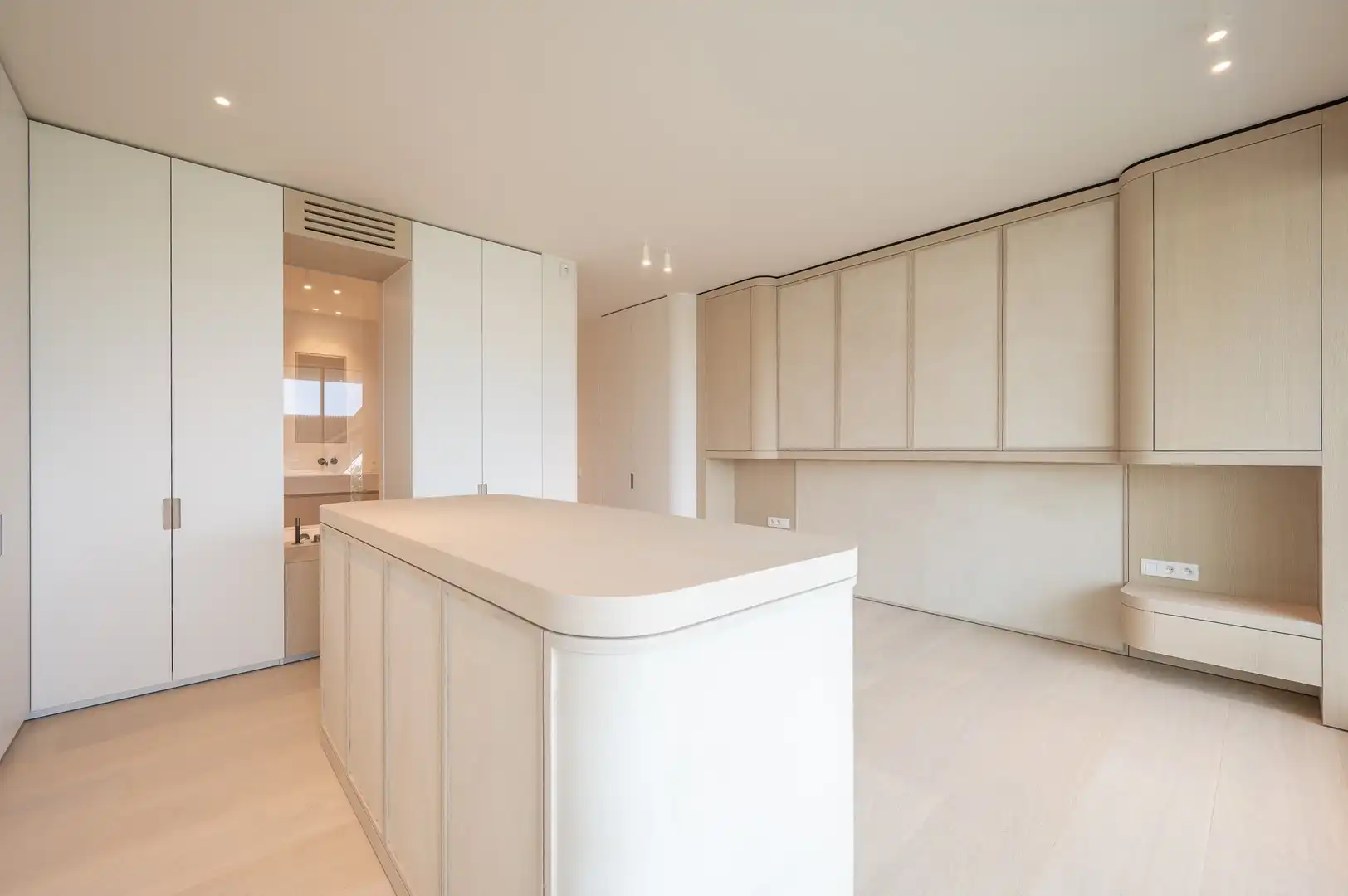 Luxueuze nieuwbouwvilla gelegen aan de rand van het Zoute, op slechts enkele minuten van de zee en het strand. foto 21