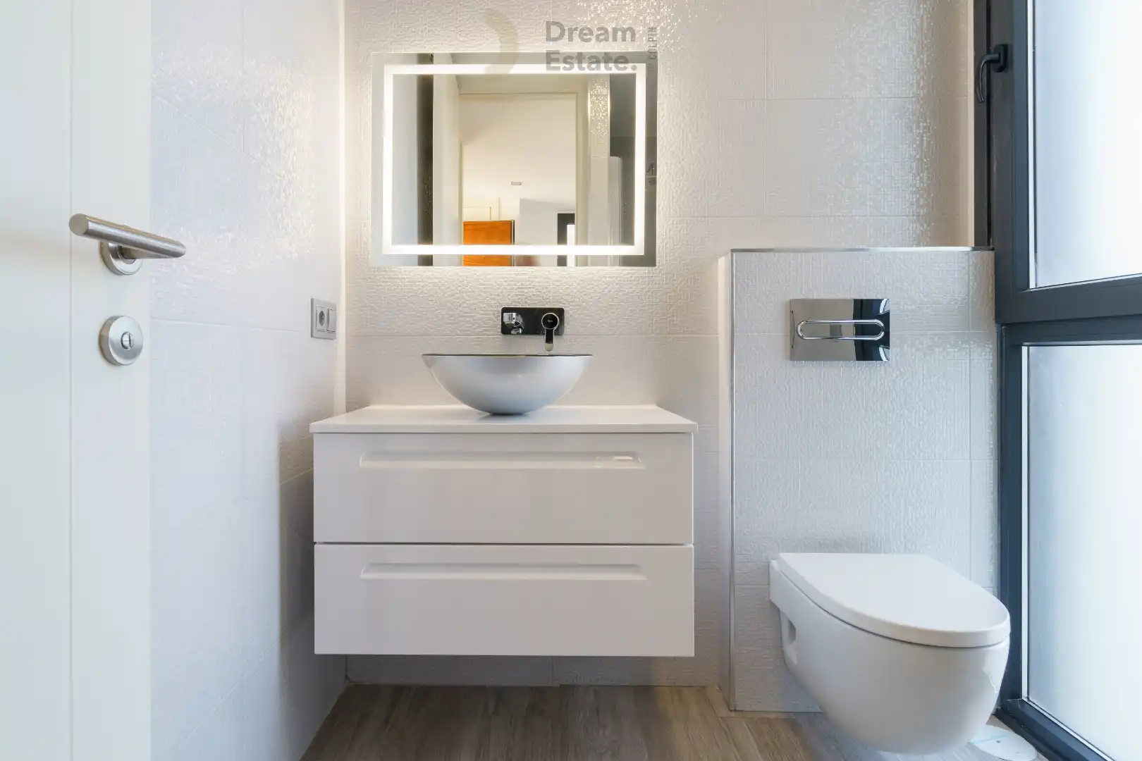 Nieuwbouwwoningen (nog slechts 2) tegenover de golf met zicht naar zee te Mijas. foto 30