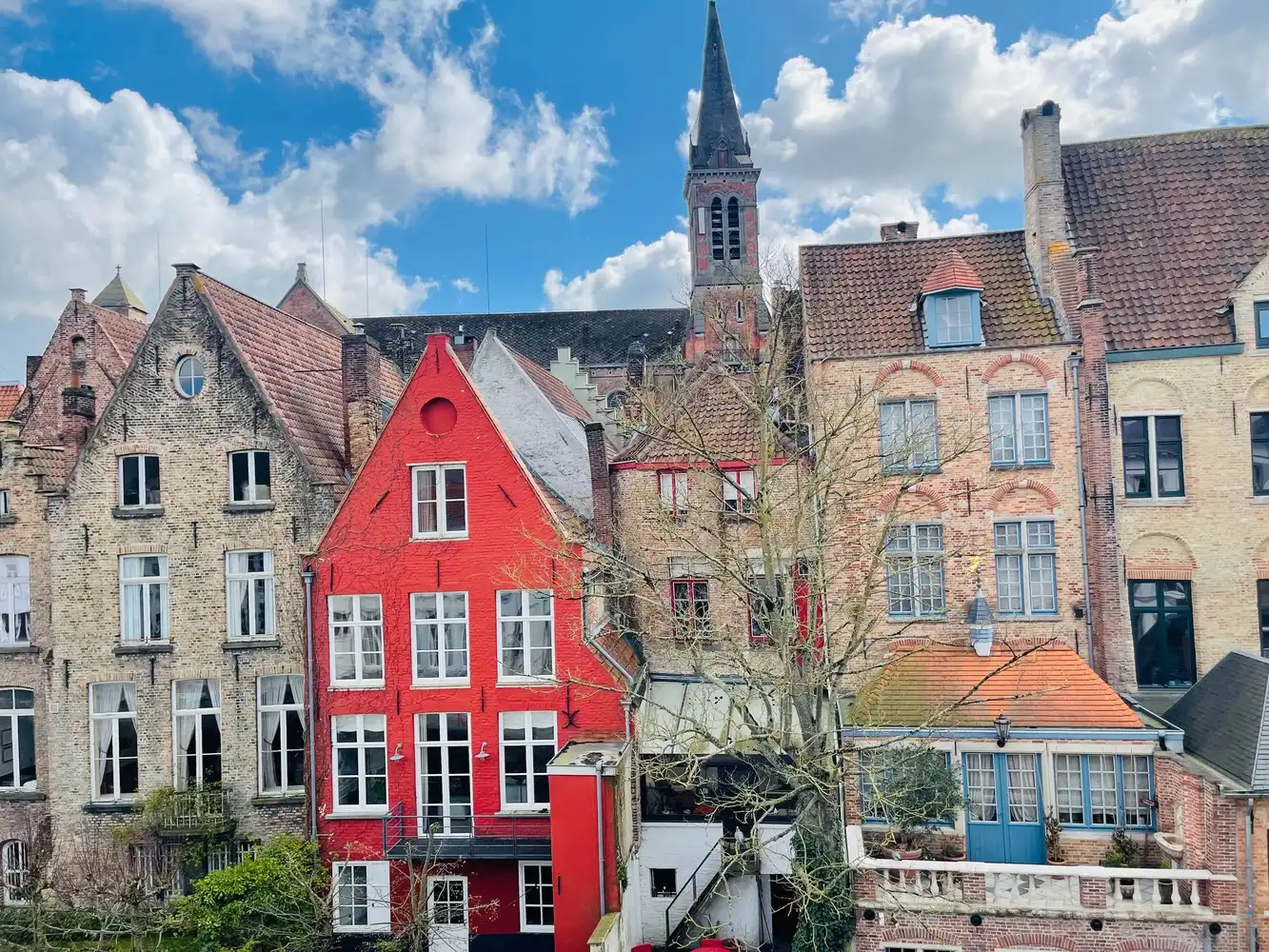 Brugge centrum , op een Idyllische locatie, aan één van de mooiste reien van Brugge,  RECENT GERENOVEERD LICHTRIJK GEMEUBELD🪑🛌HOEKHUIS foto 26