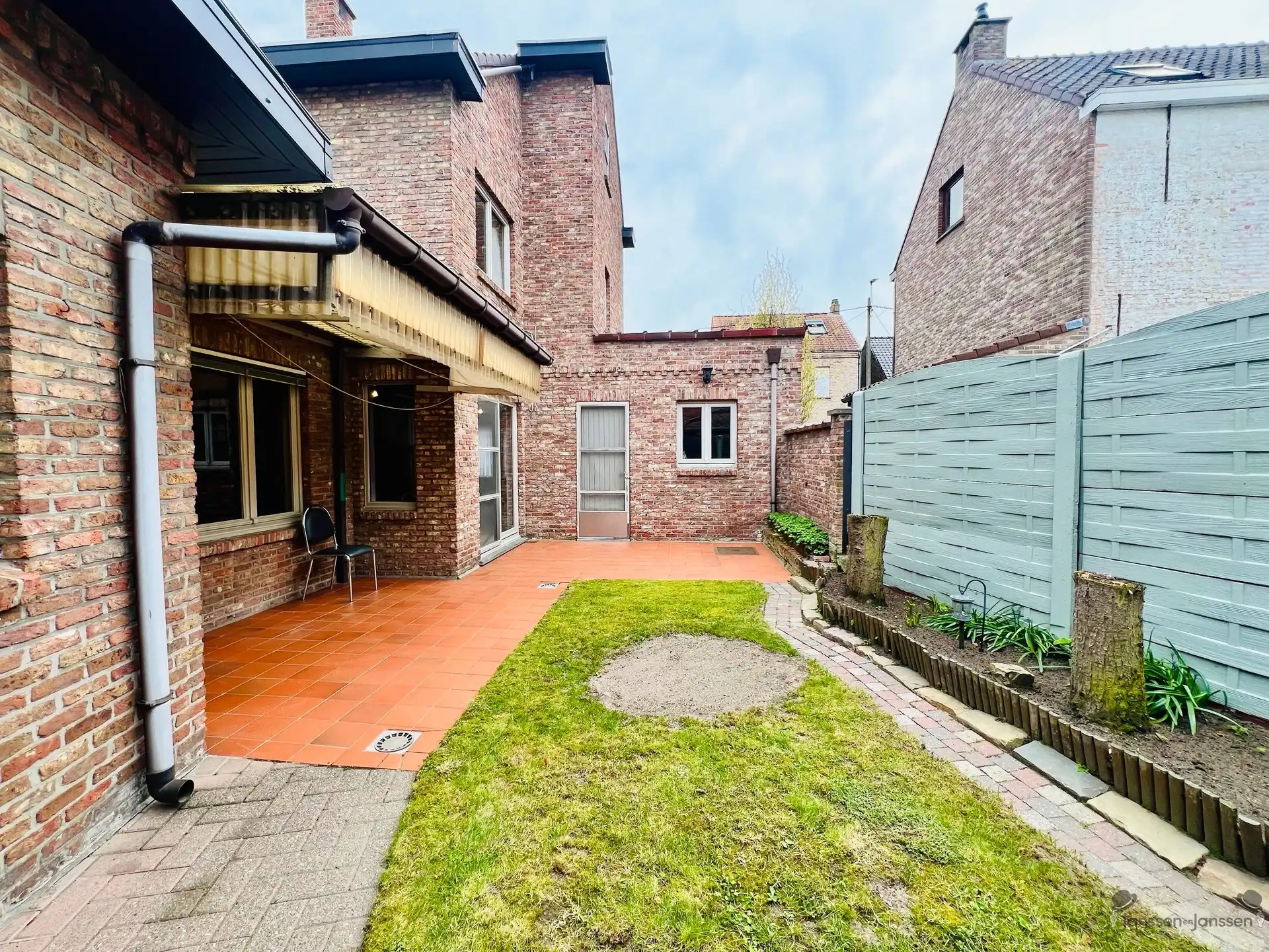 Charmante woning met garage foto 12