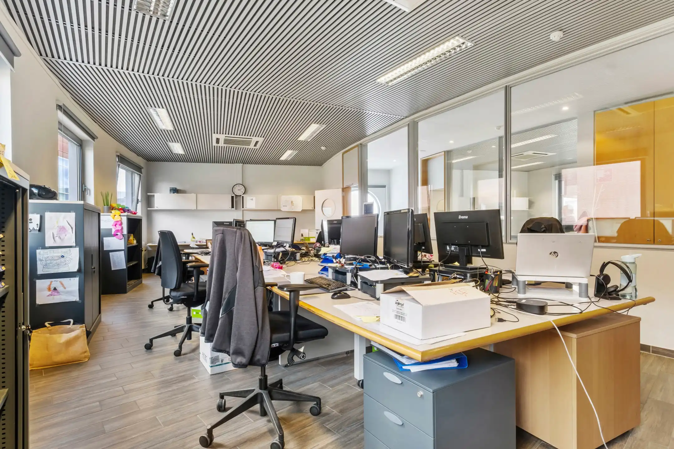 Instapklaar kantorencomplex op toplocatie ten zuiden van Gent foto 22