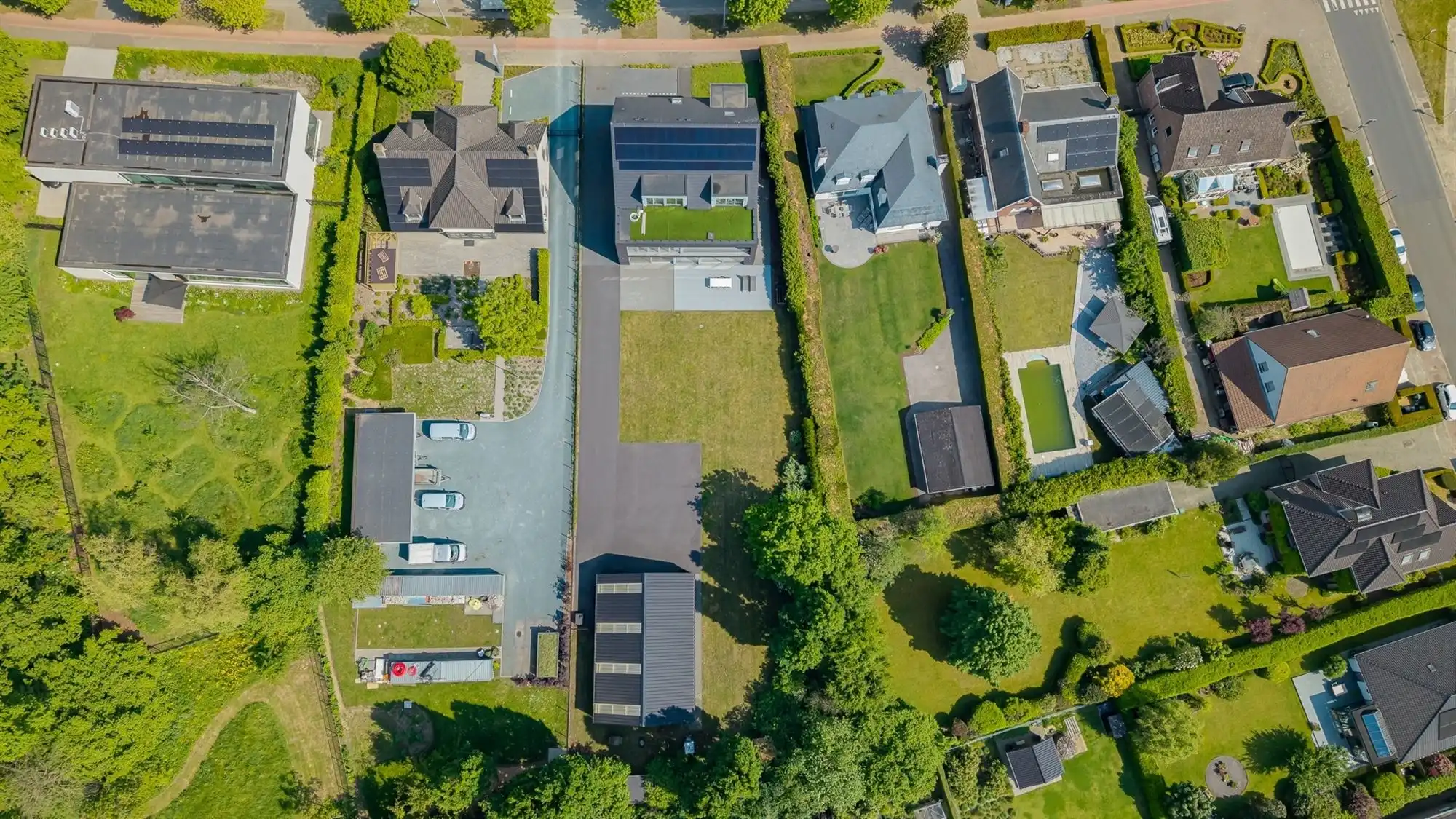 Prachtig afgewerkt gebouw - showroom + villa foto 46