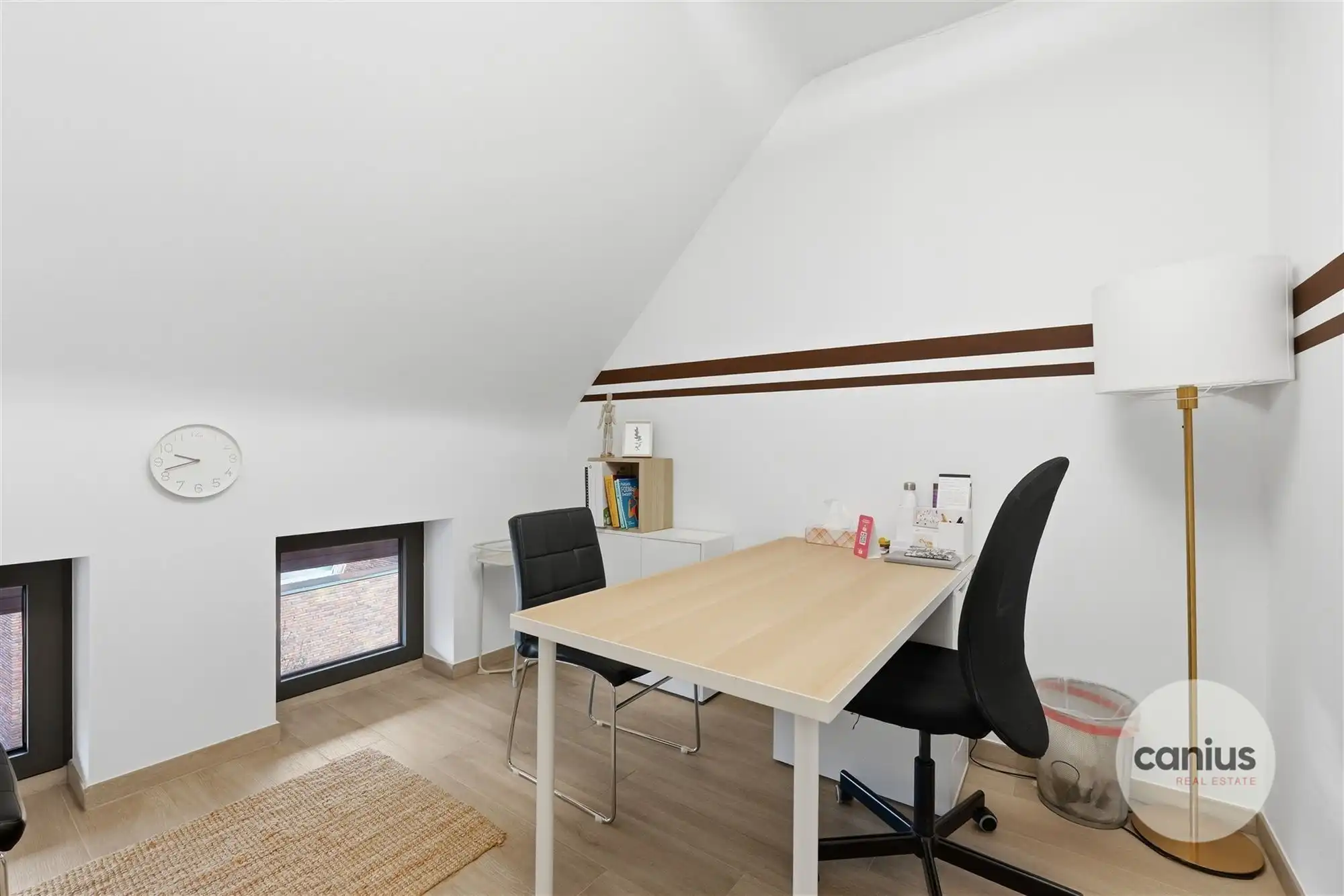 WONING MET LIFT NABIJ HET CENTRUM foto 22