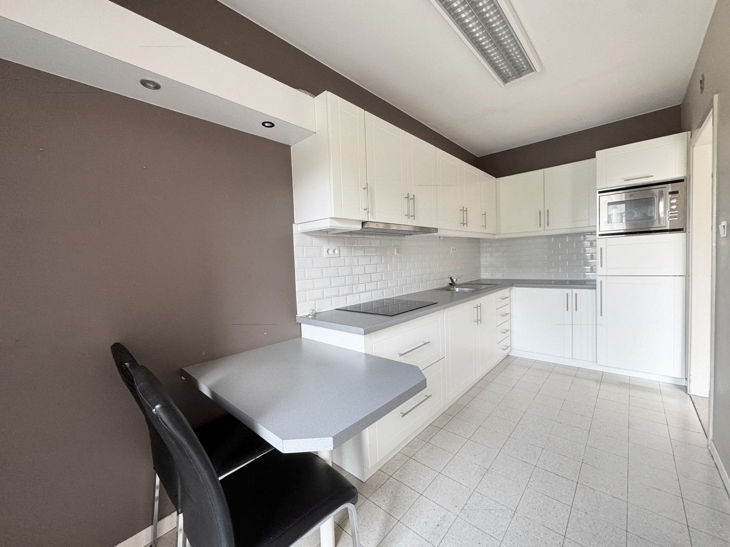 Instapklaar appartement met 2 slaapkamers – ideale investering op toplocatie! foto 6