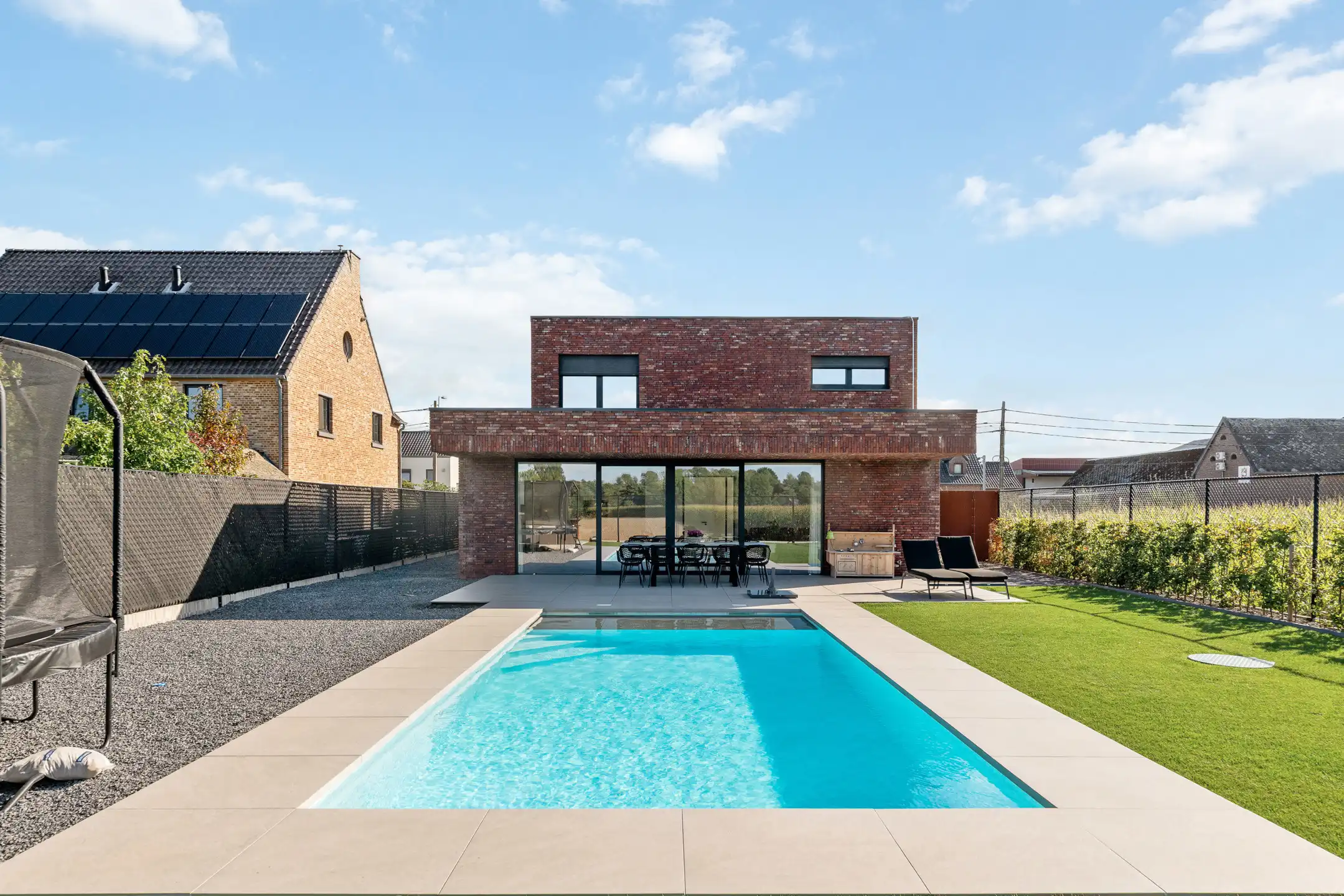 Exclusieve woning met zwembad te Moelingen foto {{pictureIndex}}