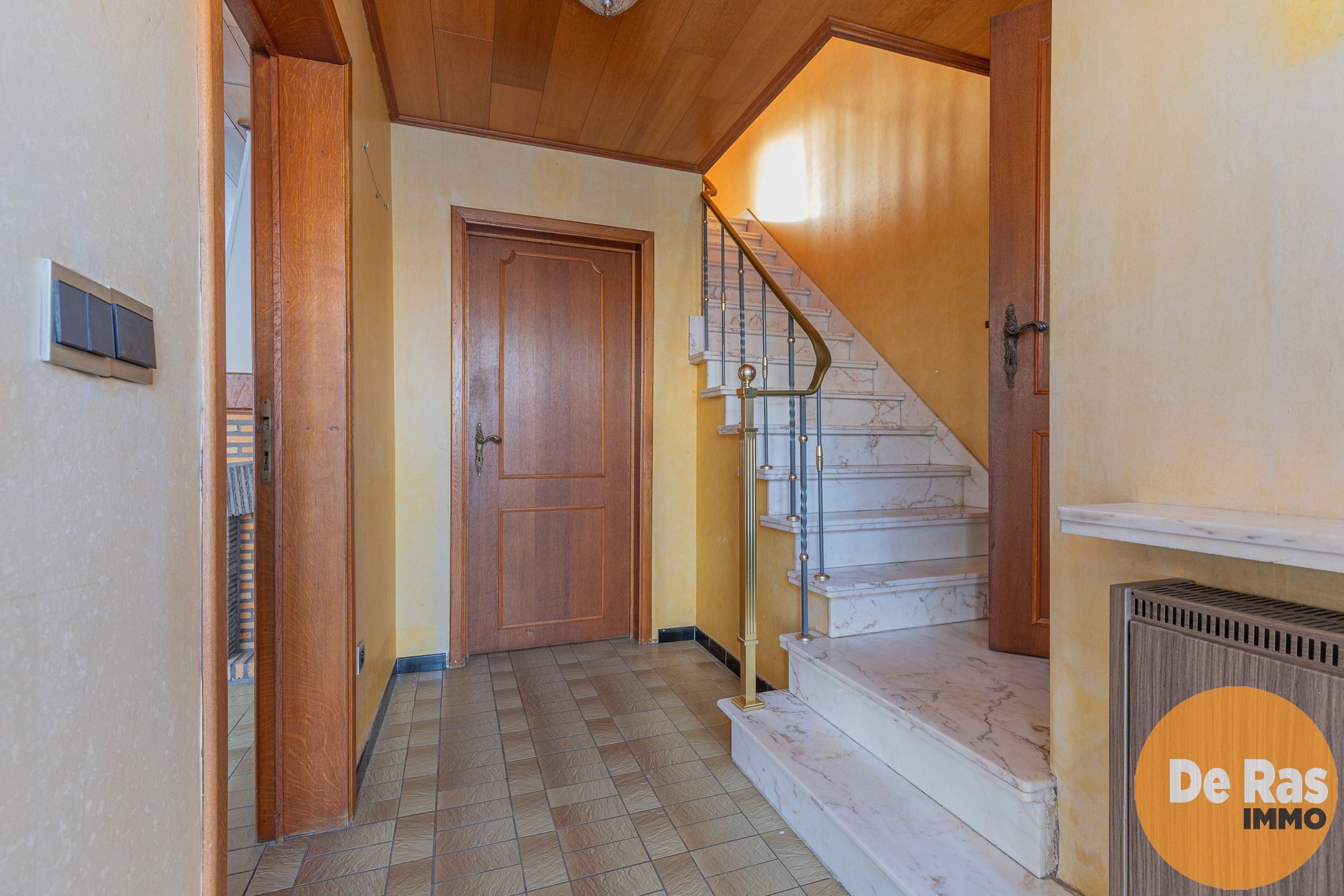 LEDE - Halfopen bebouwing met sterke basis en potentieel foto 3