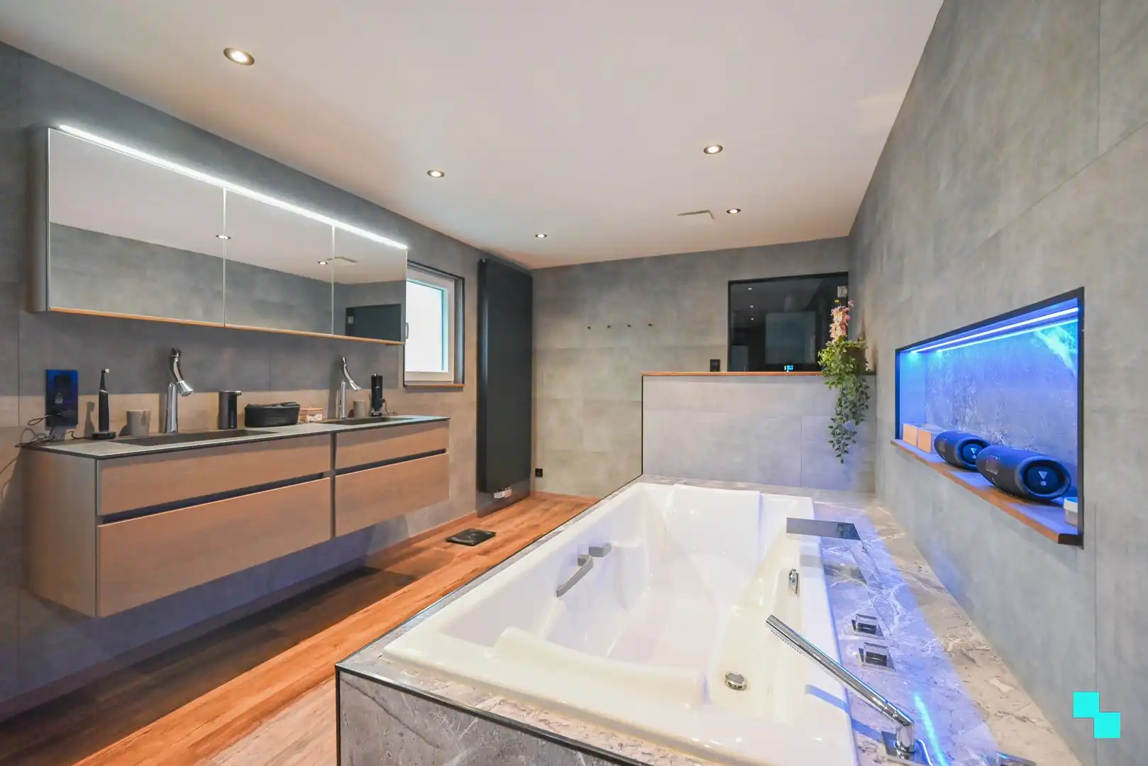 Ruime eengezinswoning met inpandige garage nabij het centrum van Kuurne! foto 18