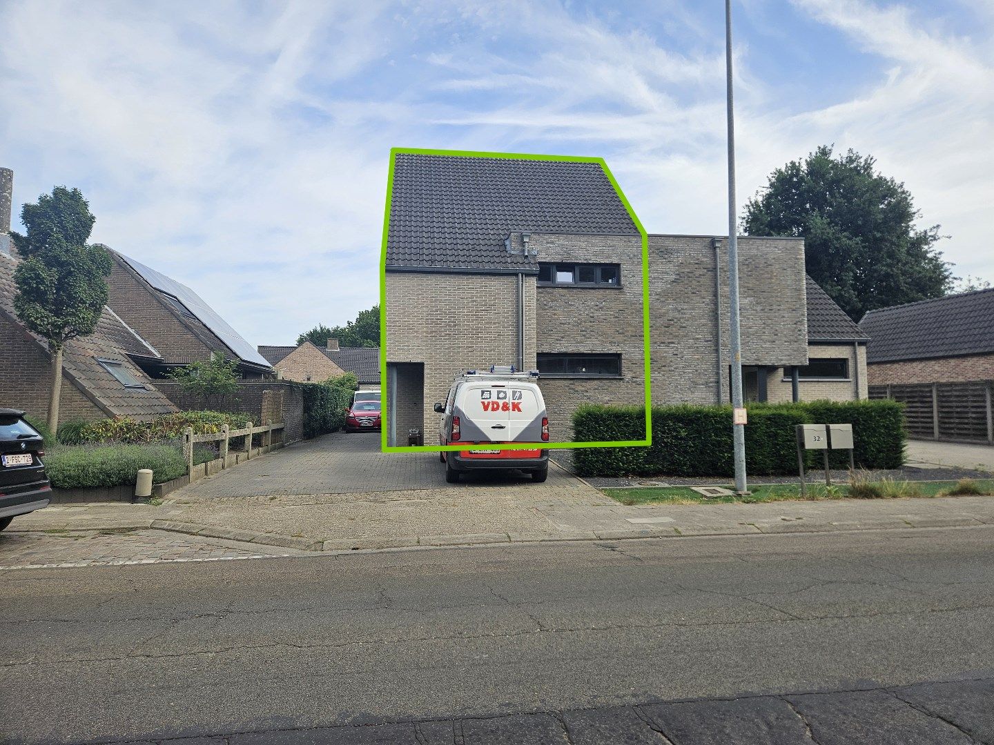 Ruime gezinswoning met 5 slaapkamers nabij het centrum van Mol! foto {{pictureIndex}}