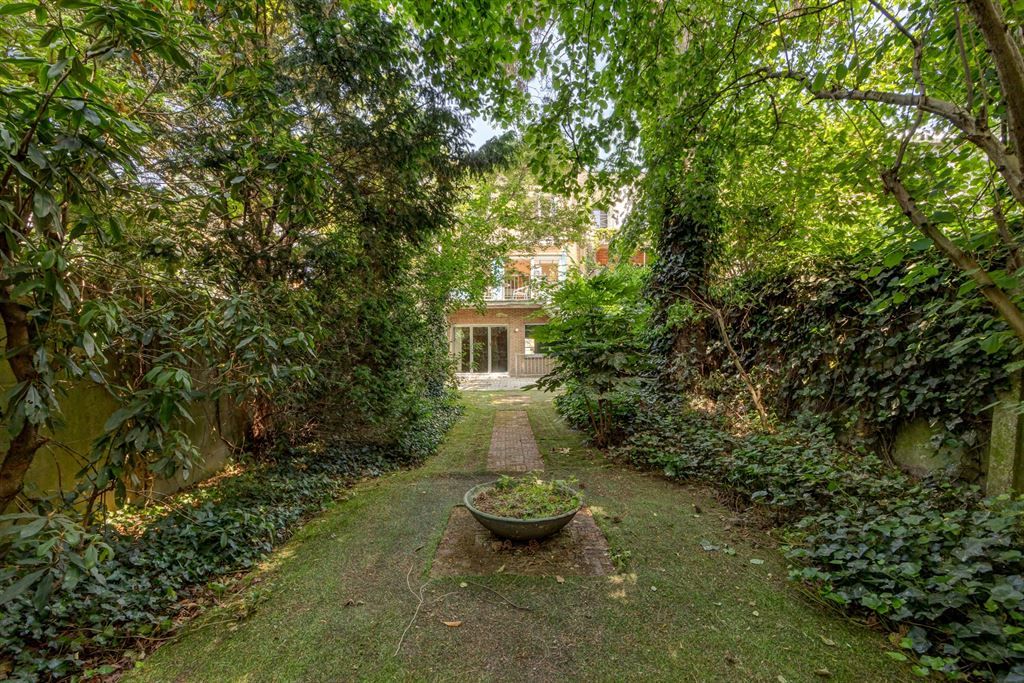  Ruime, karaktervolle bel-etage met grote tuin foto 7