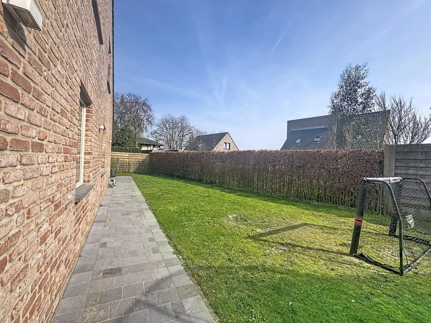 Ruime en recente halfopen bebouwing met 3 volwaardige slaapkamers foto 19