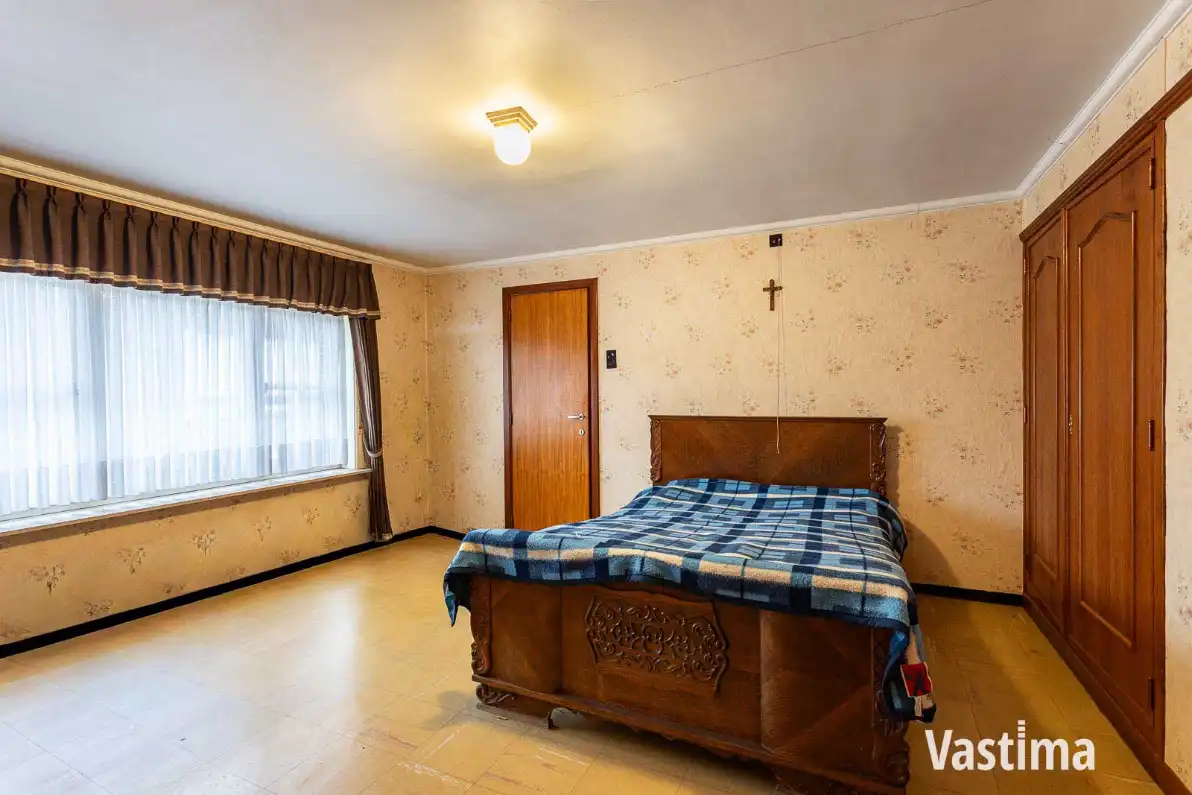 Woning met loods en grote tuin foto 17